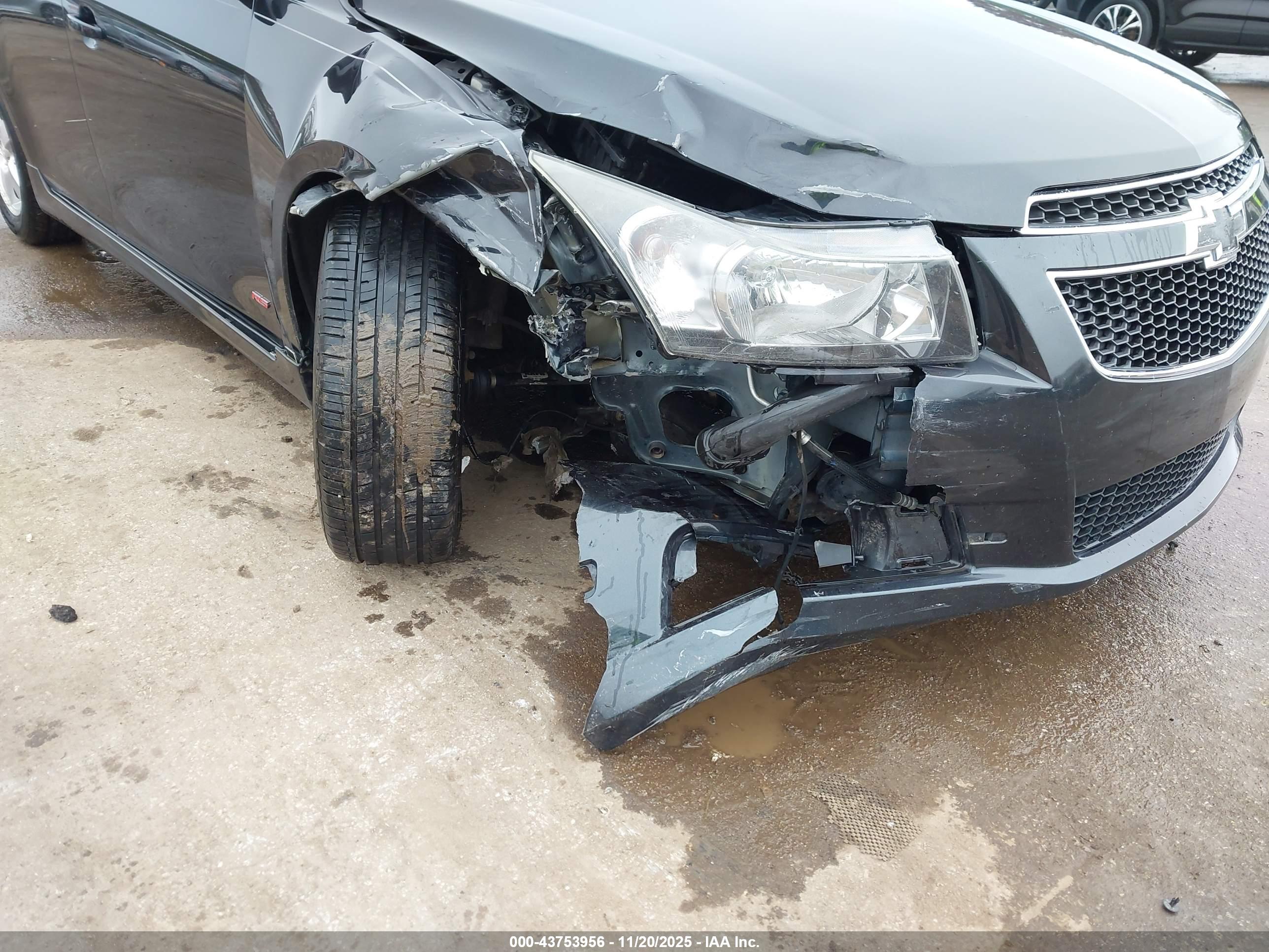 CHEVROLET CRUZE image 6