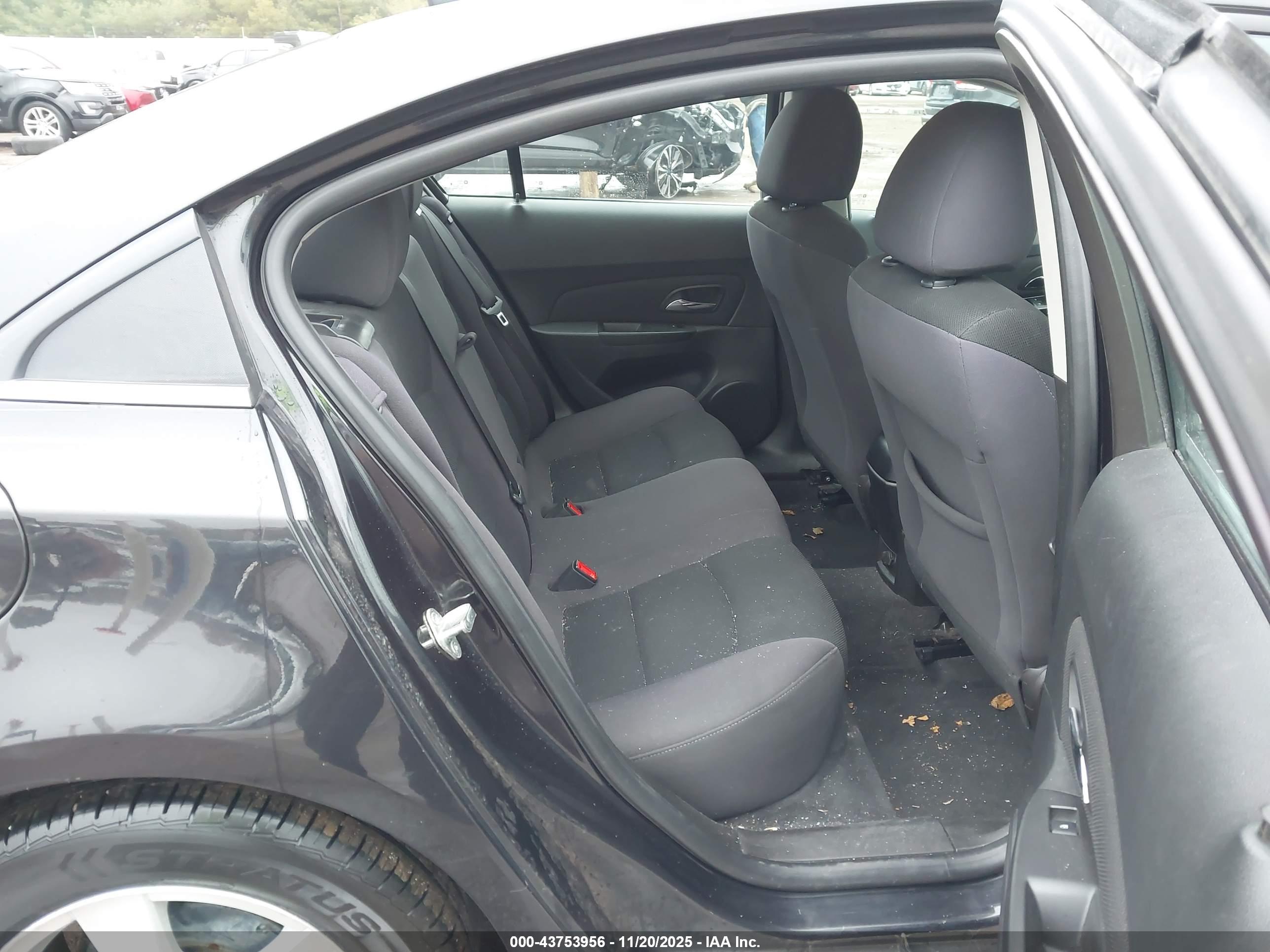 CHEVROLET CRUZE image 8