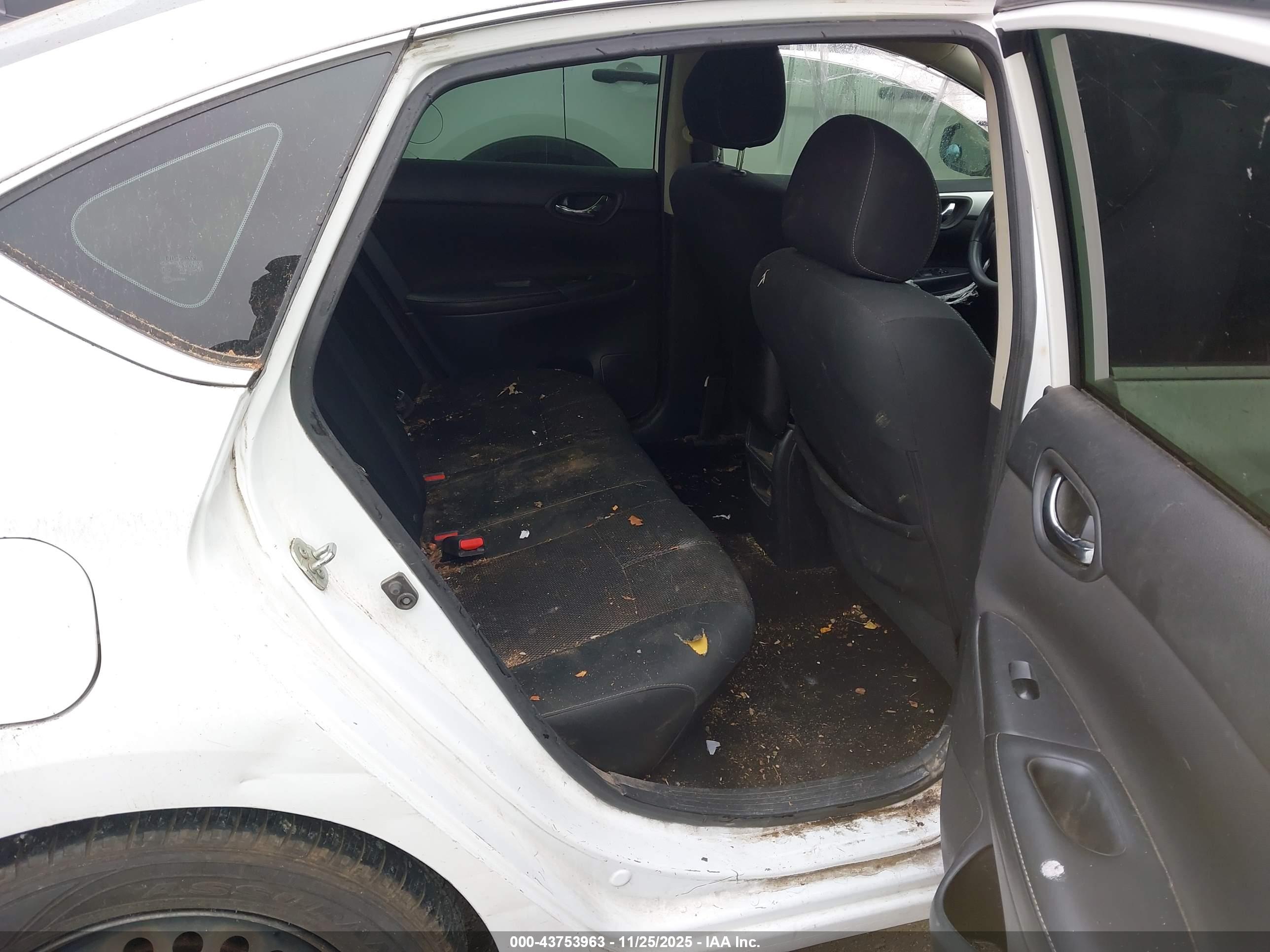 NISSAN SENTRA image 8