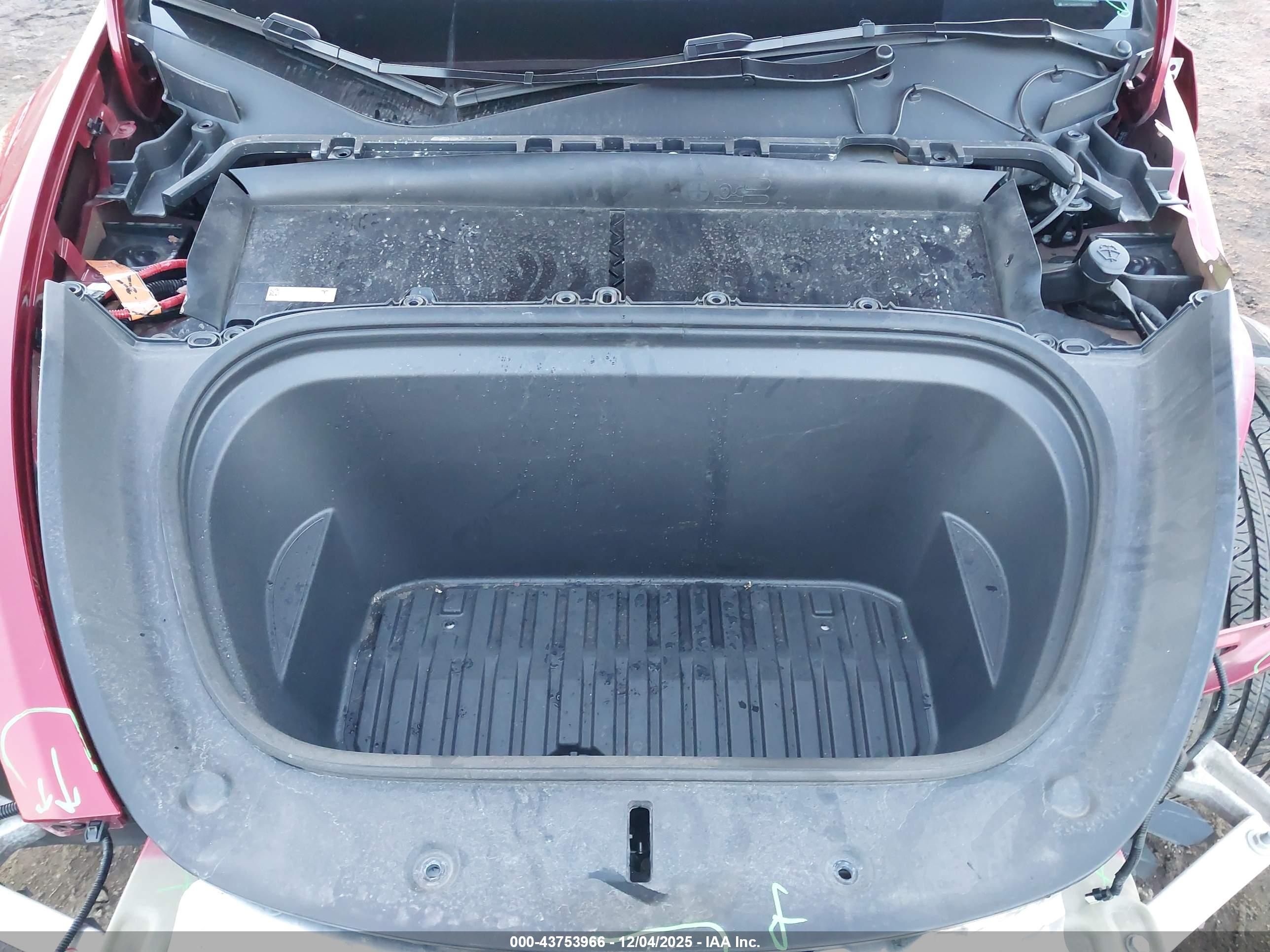 TESLA MODEL image 10