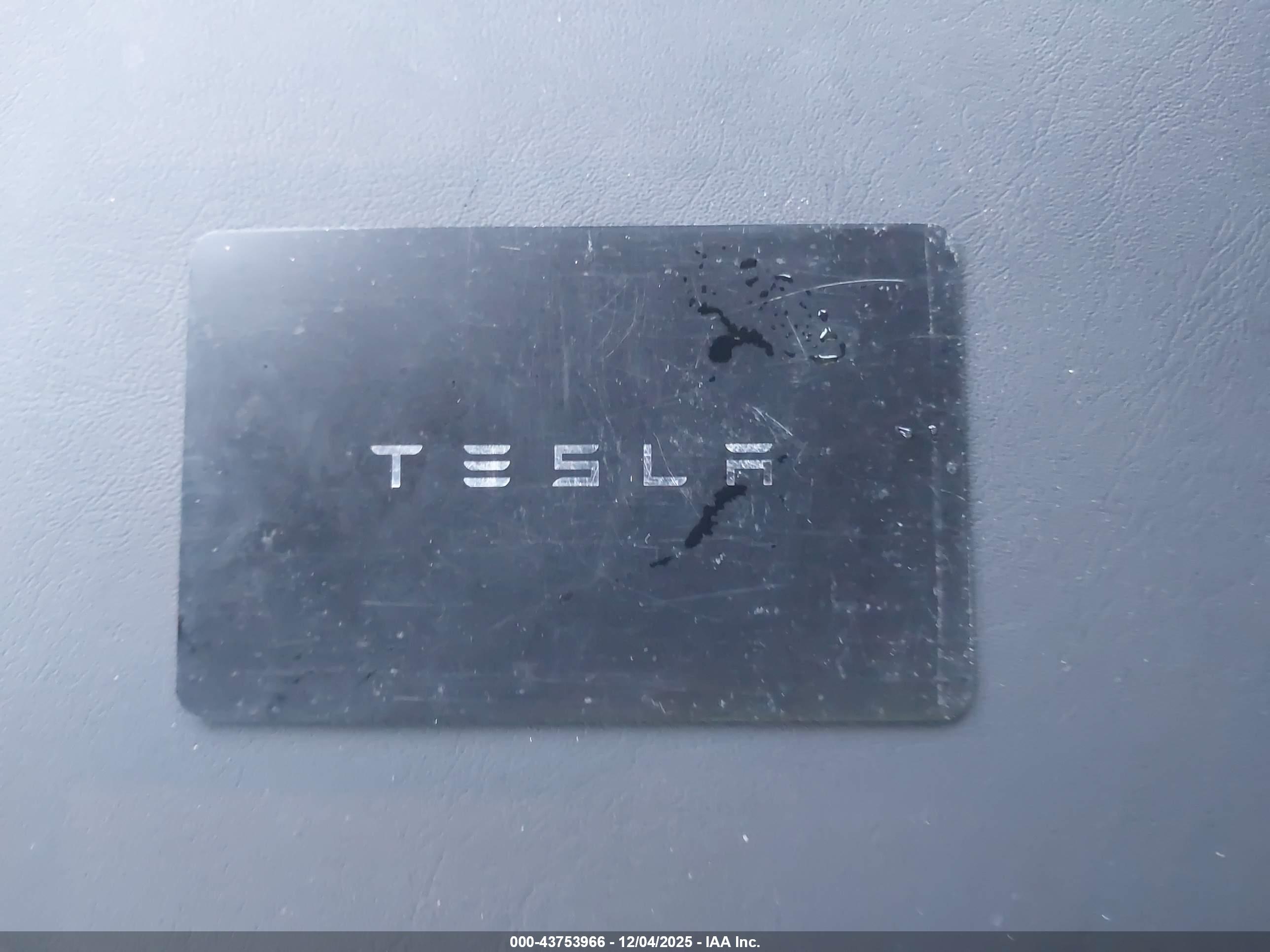 TESLA MODEL image 11