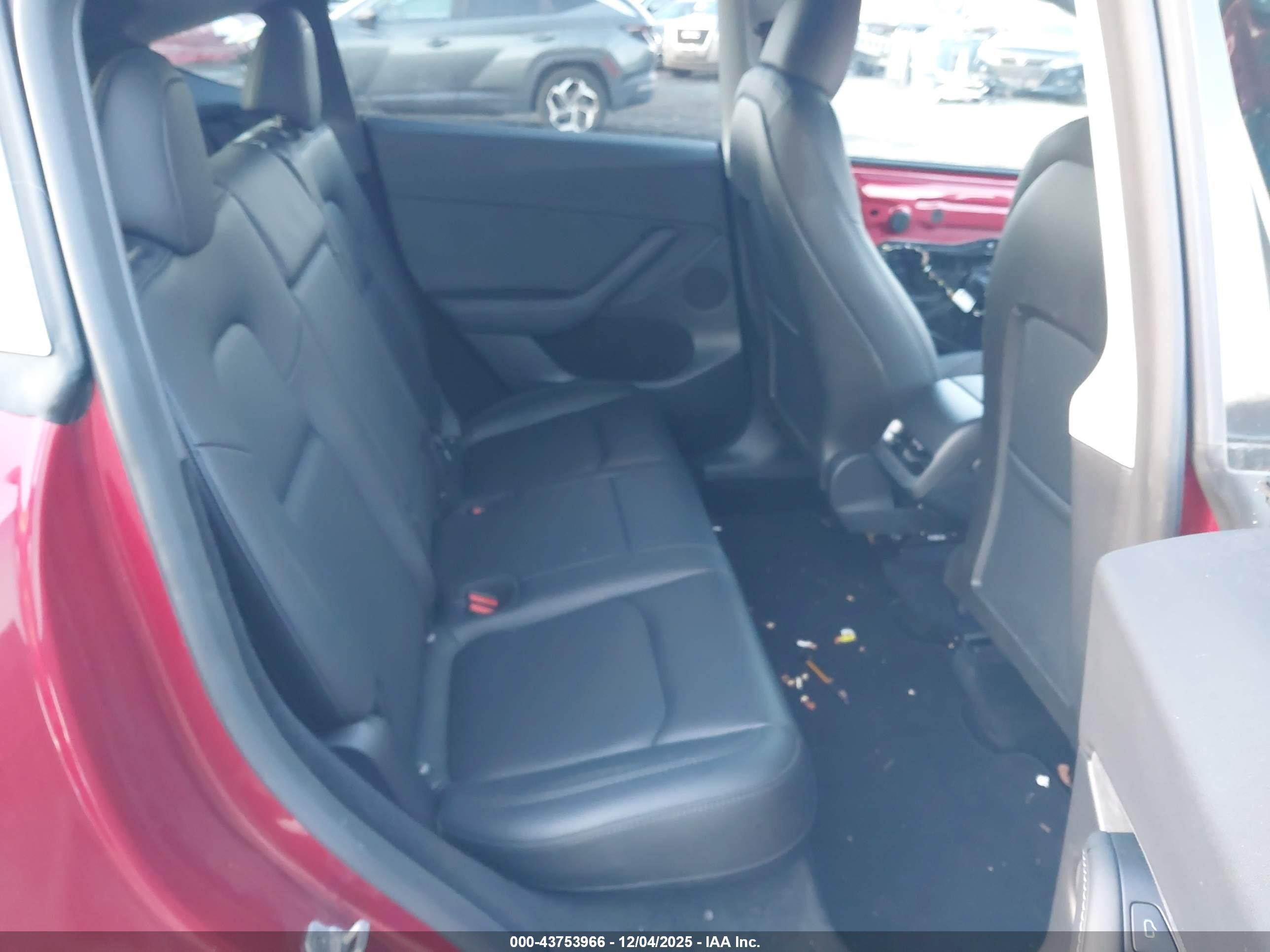 TESLA MODEL image 8