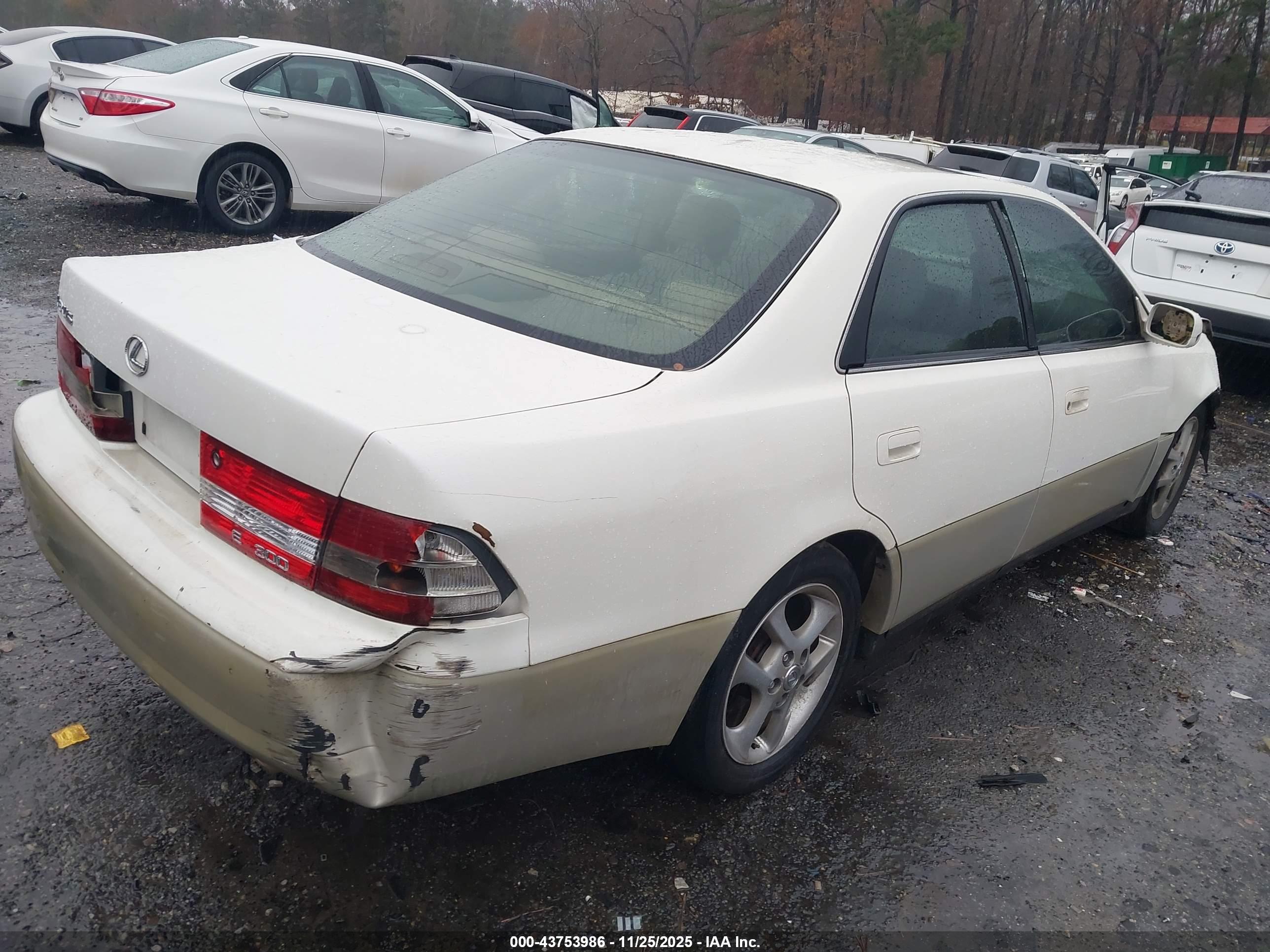 LEXUS ES image 4
