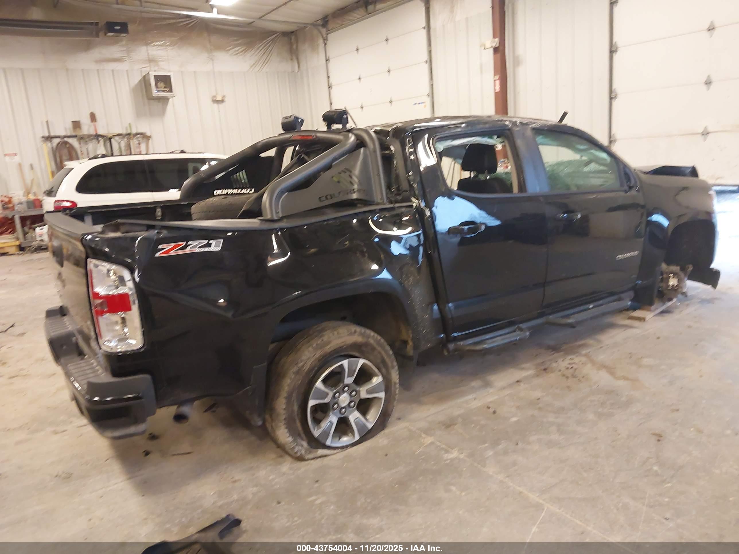 CHEVROLET COLORADO image 4
