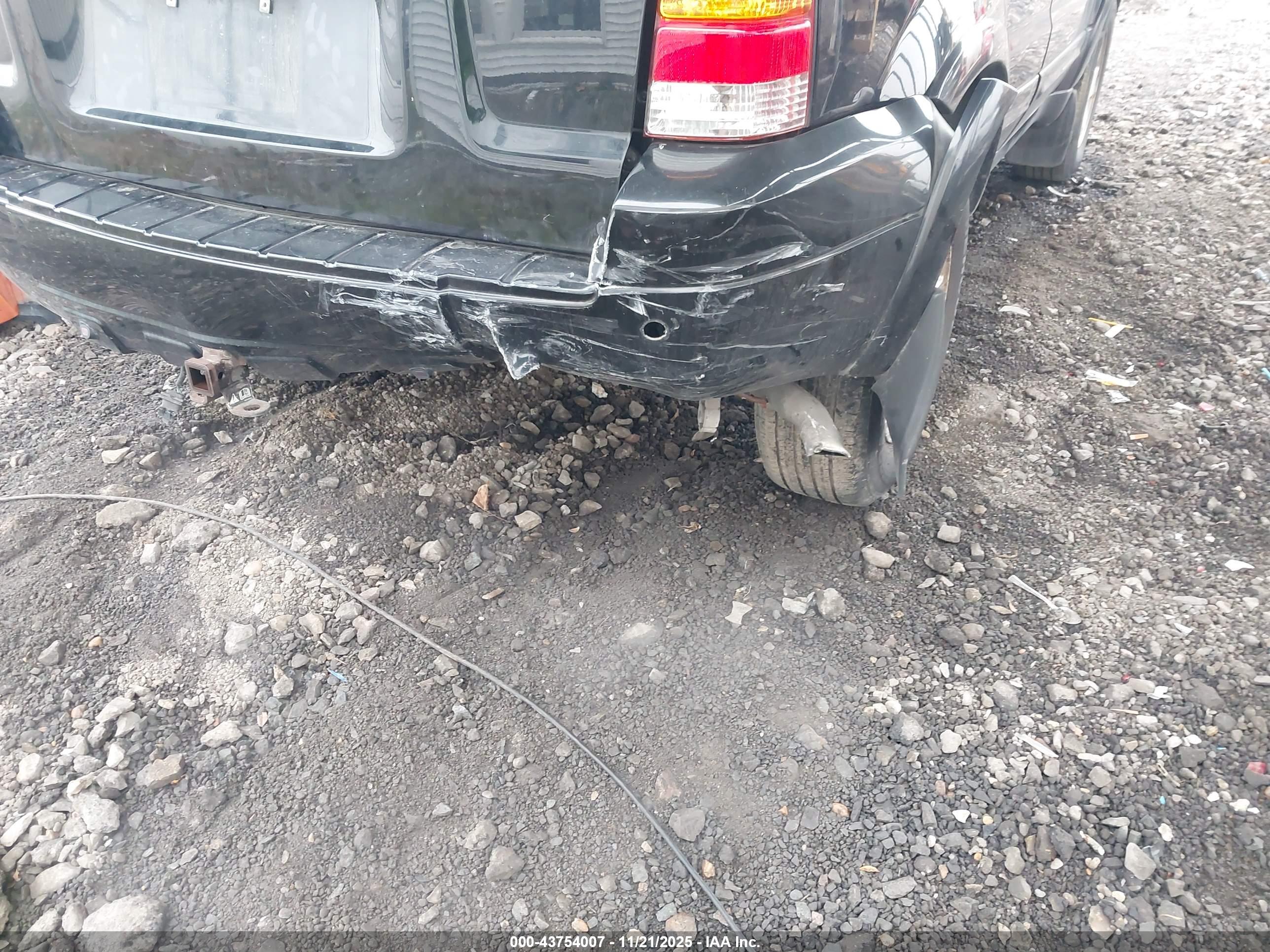 FORD ESCAPE image 6