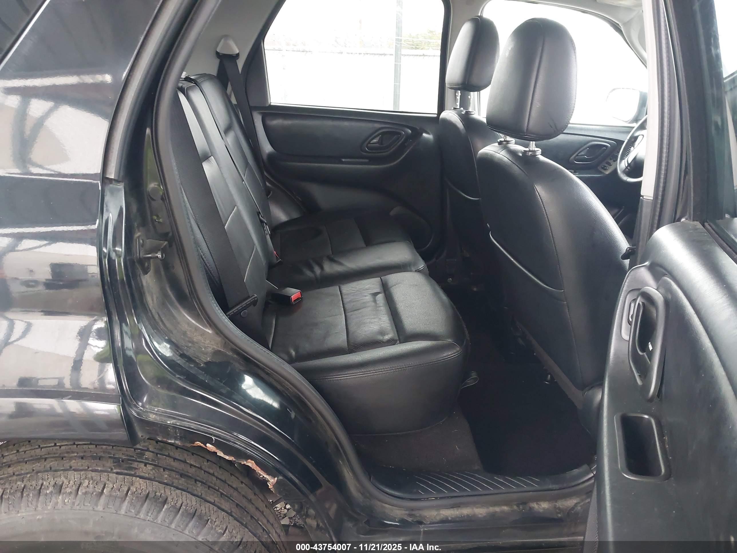 FORD ESCAPE image 8