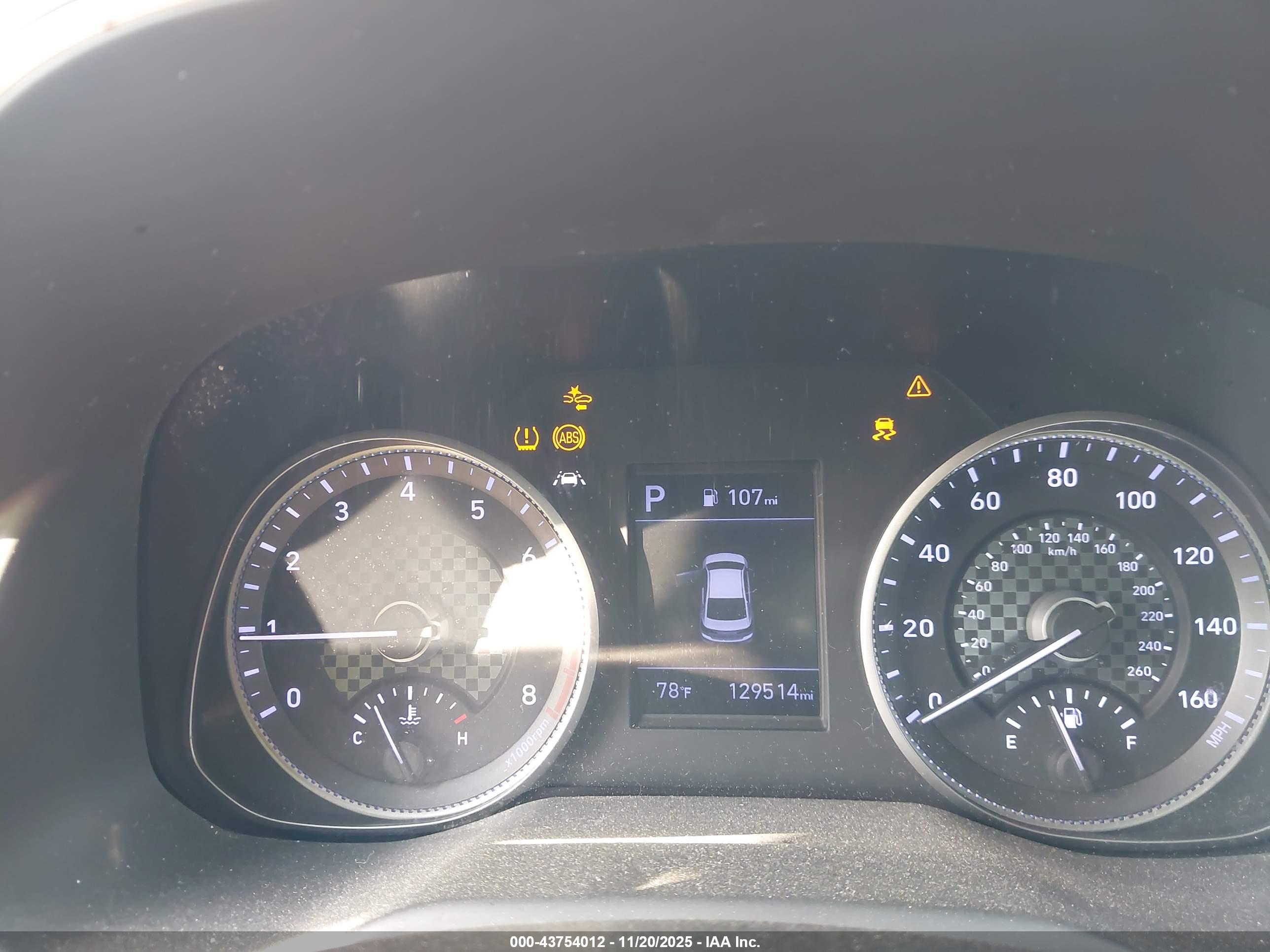 HYUNDAI ELANTRA image 7