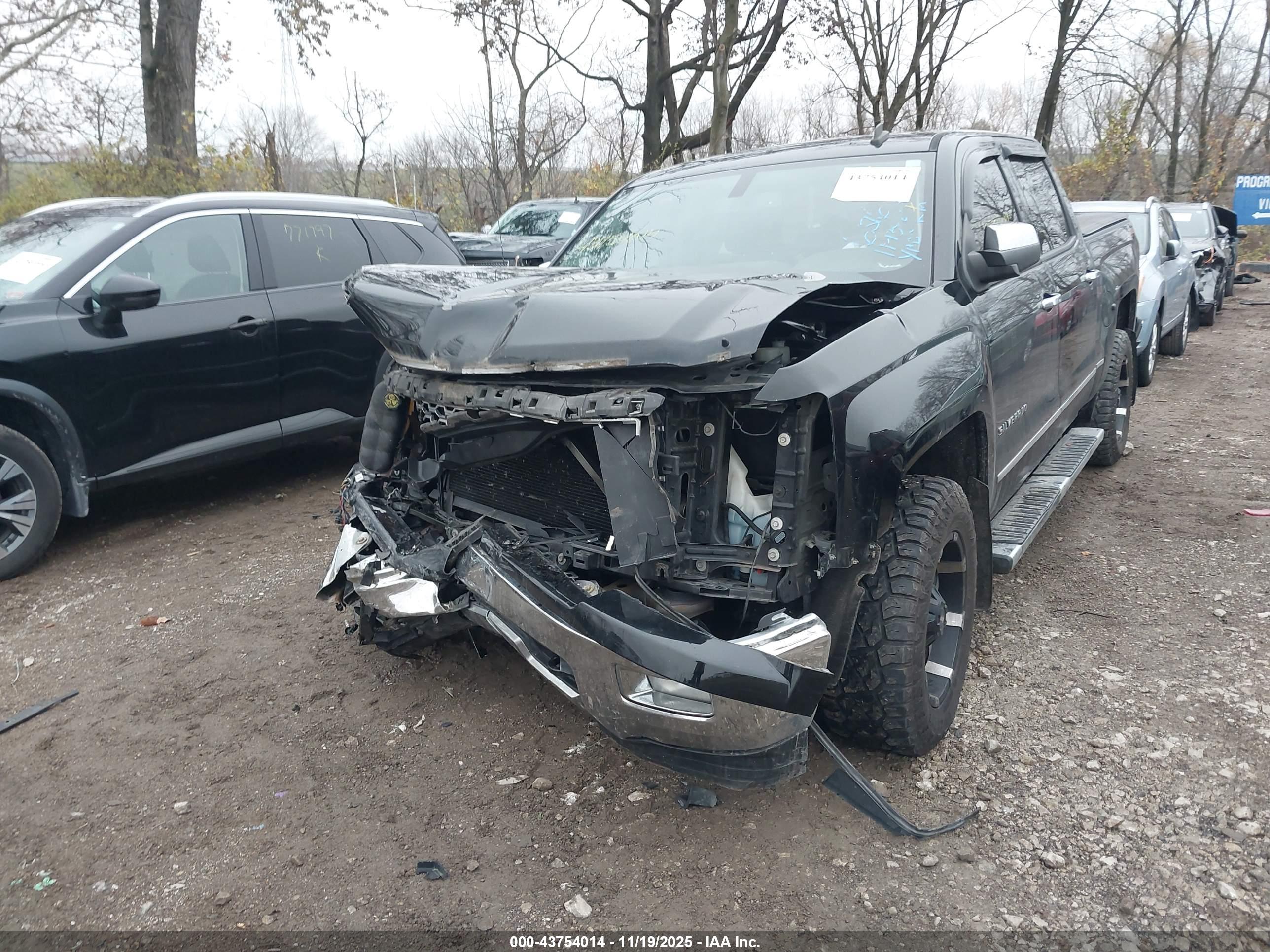 CHEVROLET SILVERADO image 2