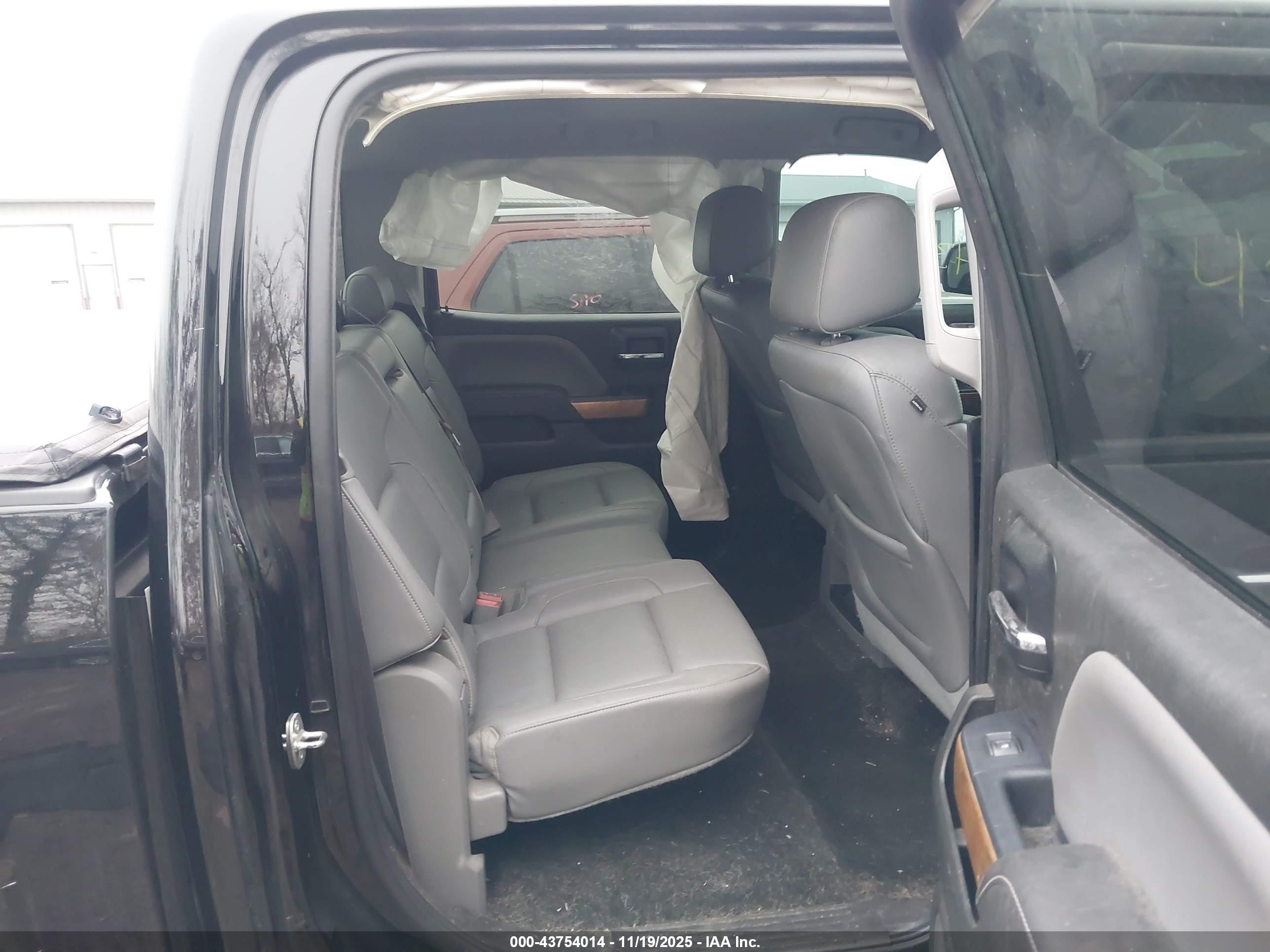 CHEVROLET SILVERADO image 8