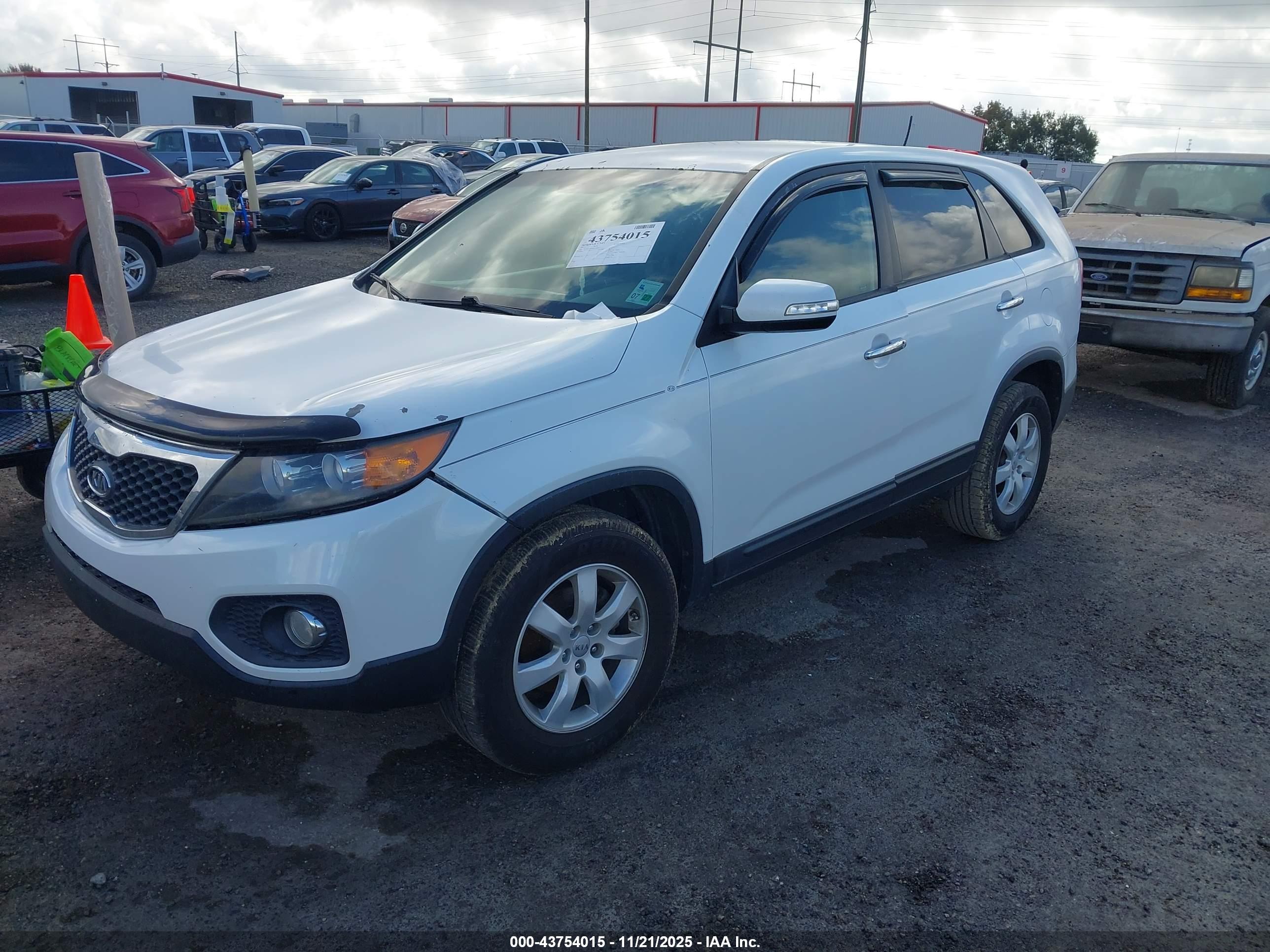 KIA SORENTO image 2