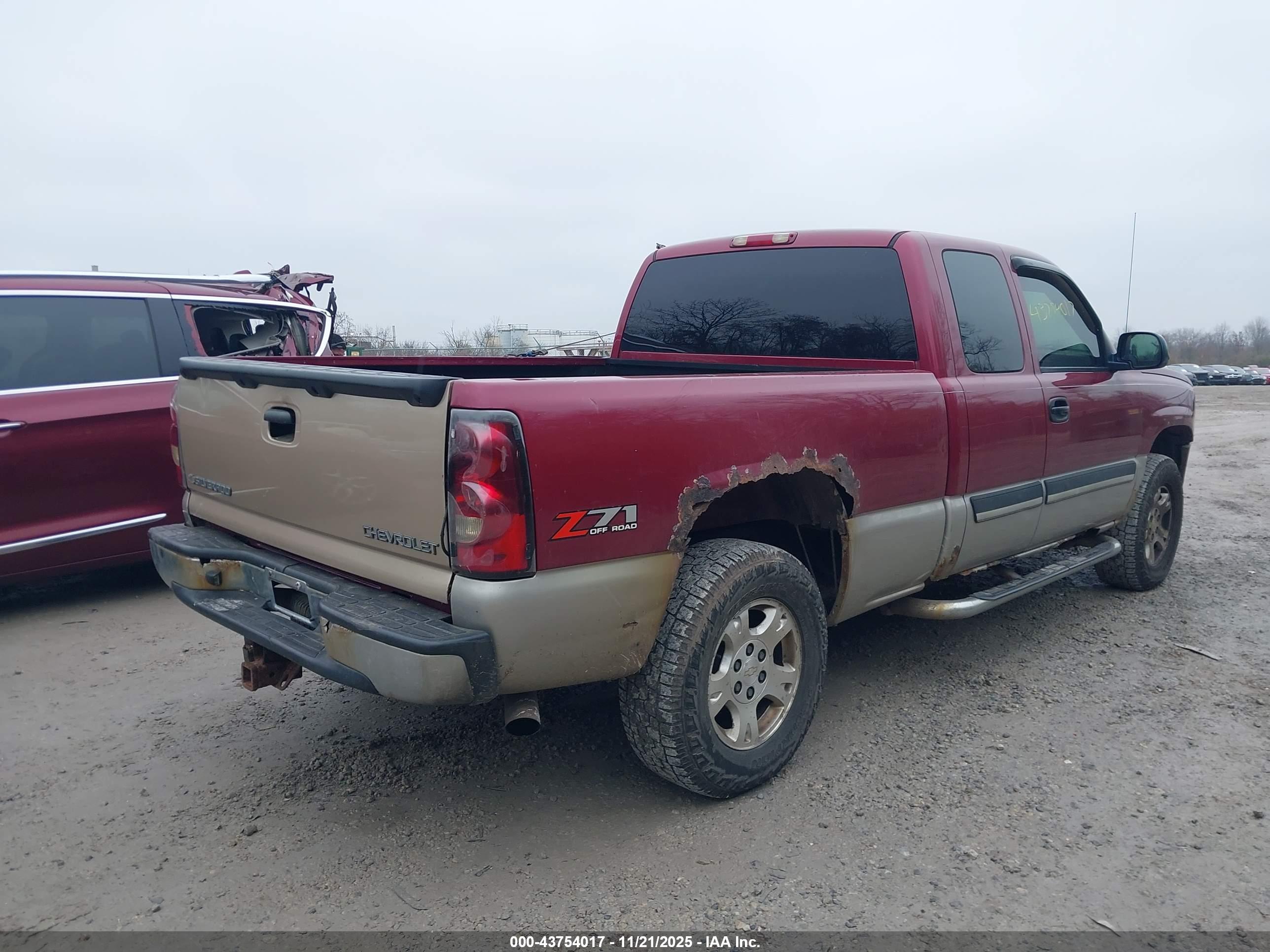 CHEVROLET SILVERADO image 4