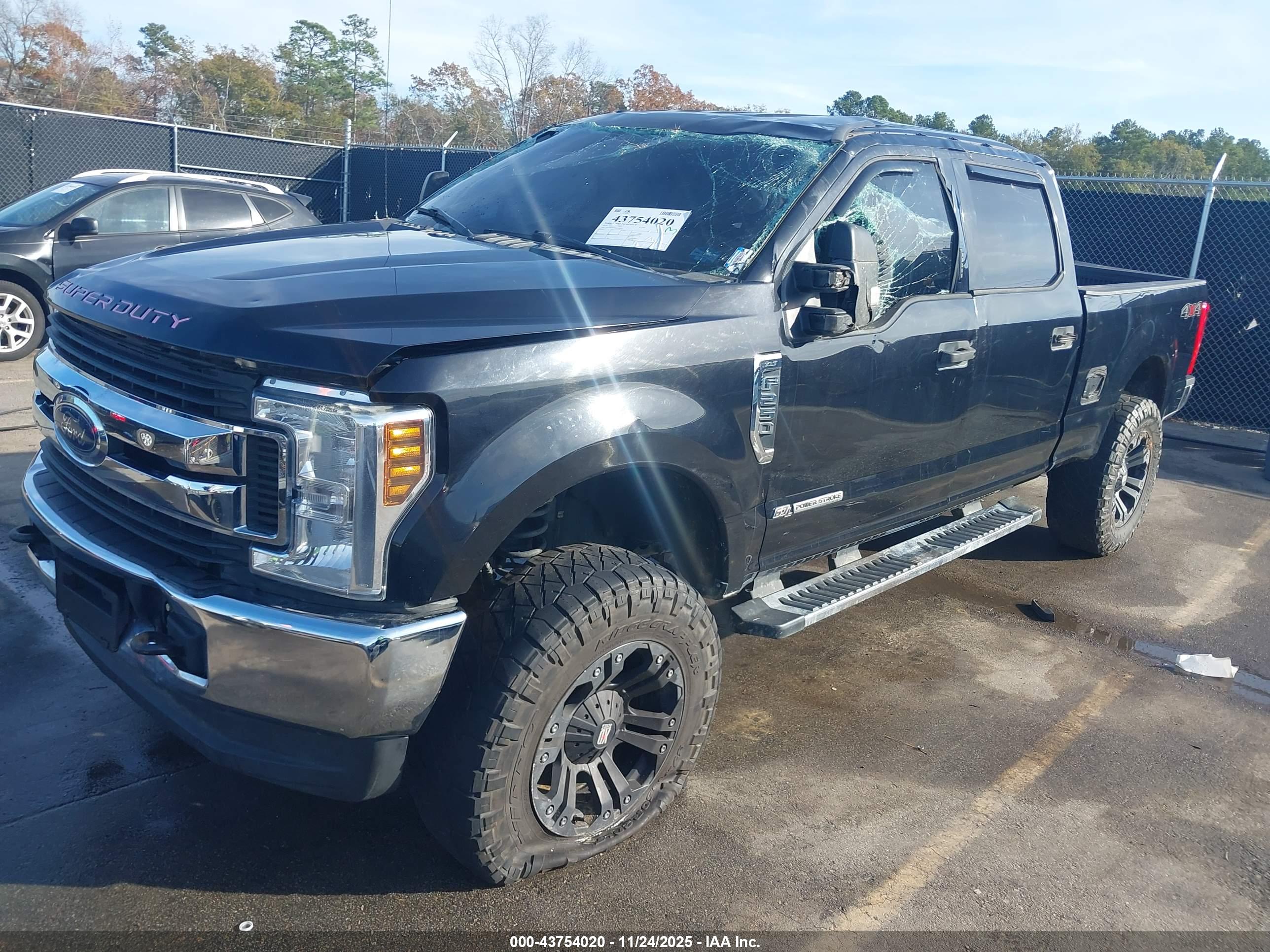 FORD F-250 image 2