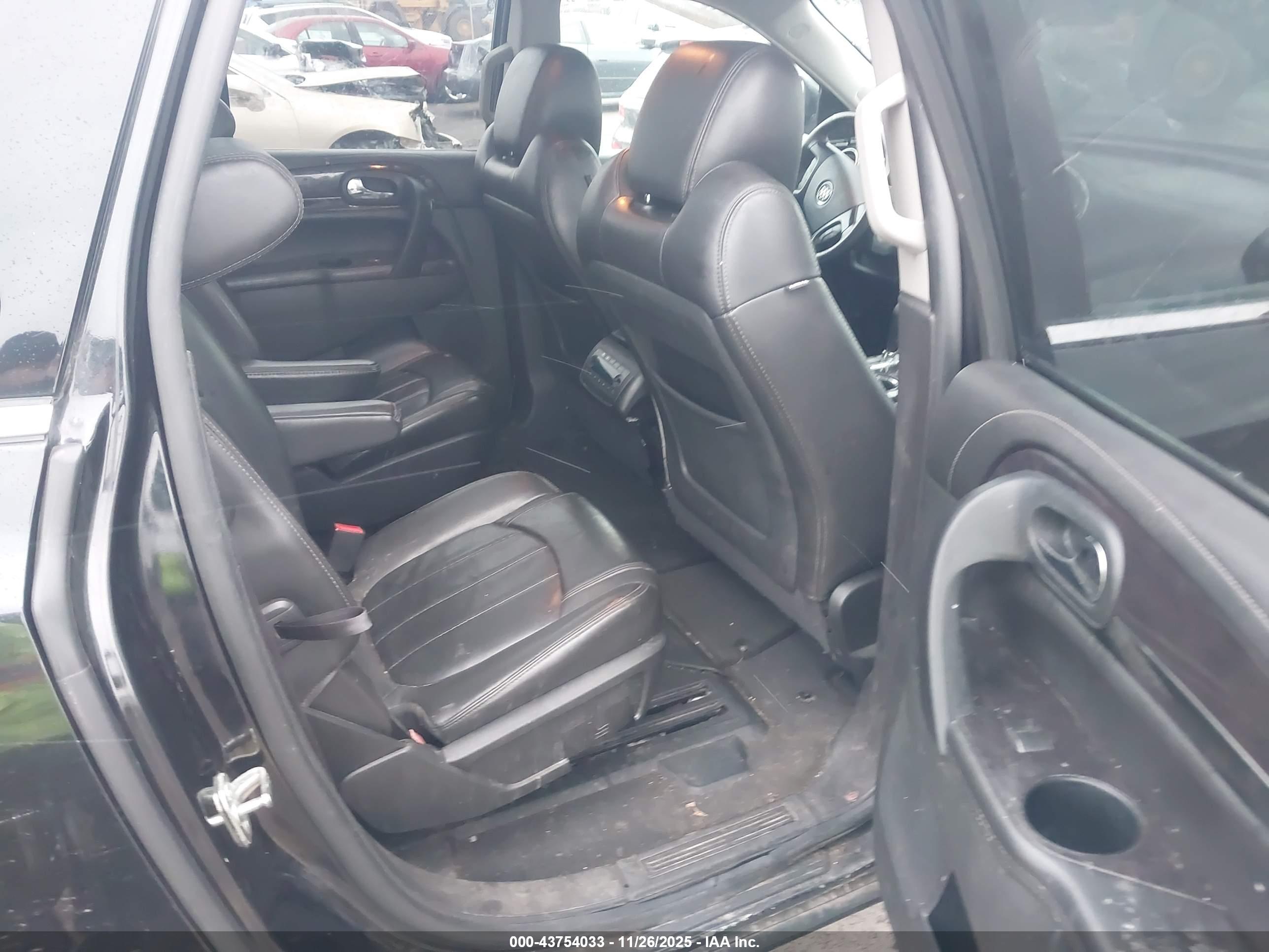 BUICK ENCLAVE image 8