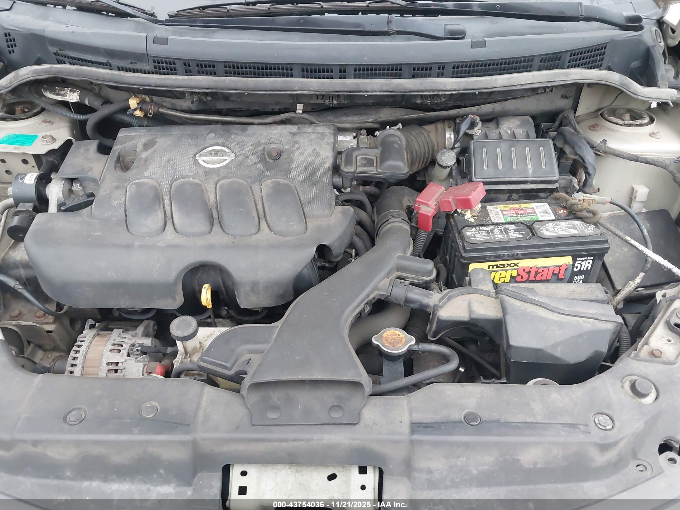 NISSAN VERSA image 10