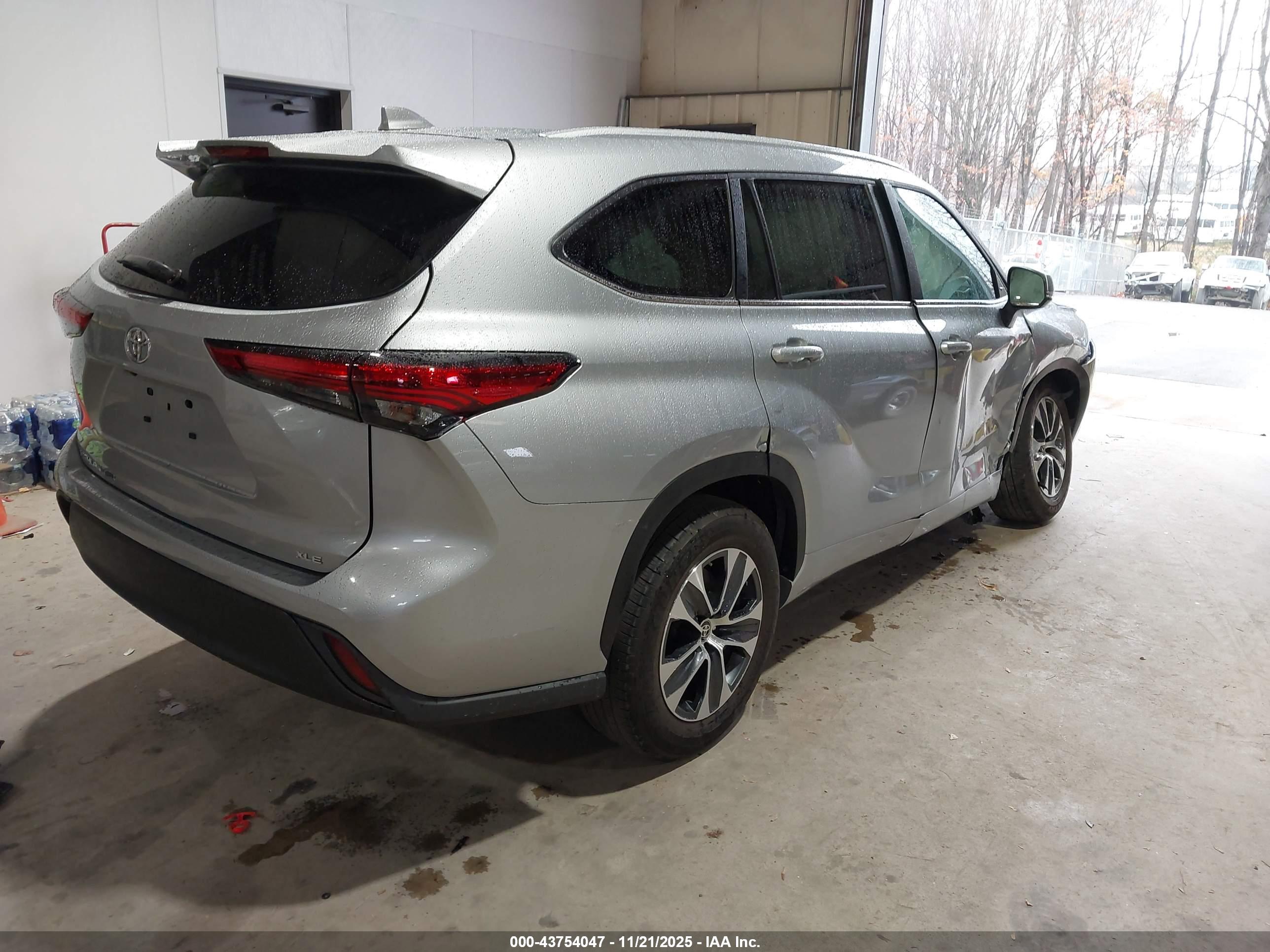 TOYOTA HIGHLANDER image 4