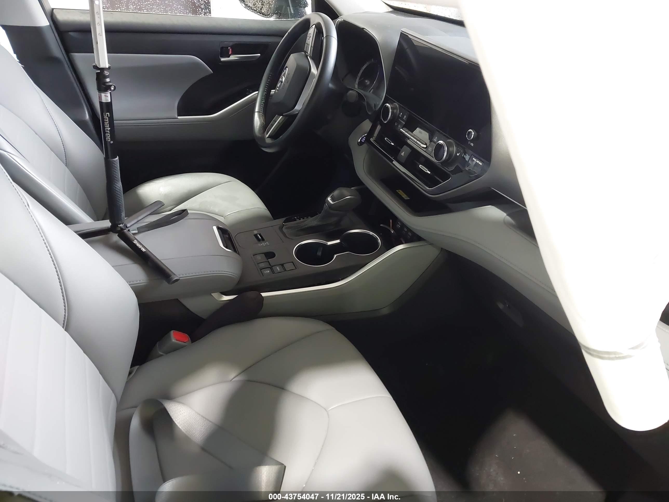 TOYOTA HIGHLANDER image 5