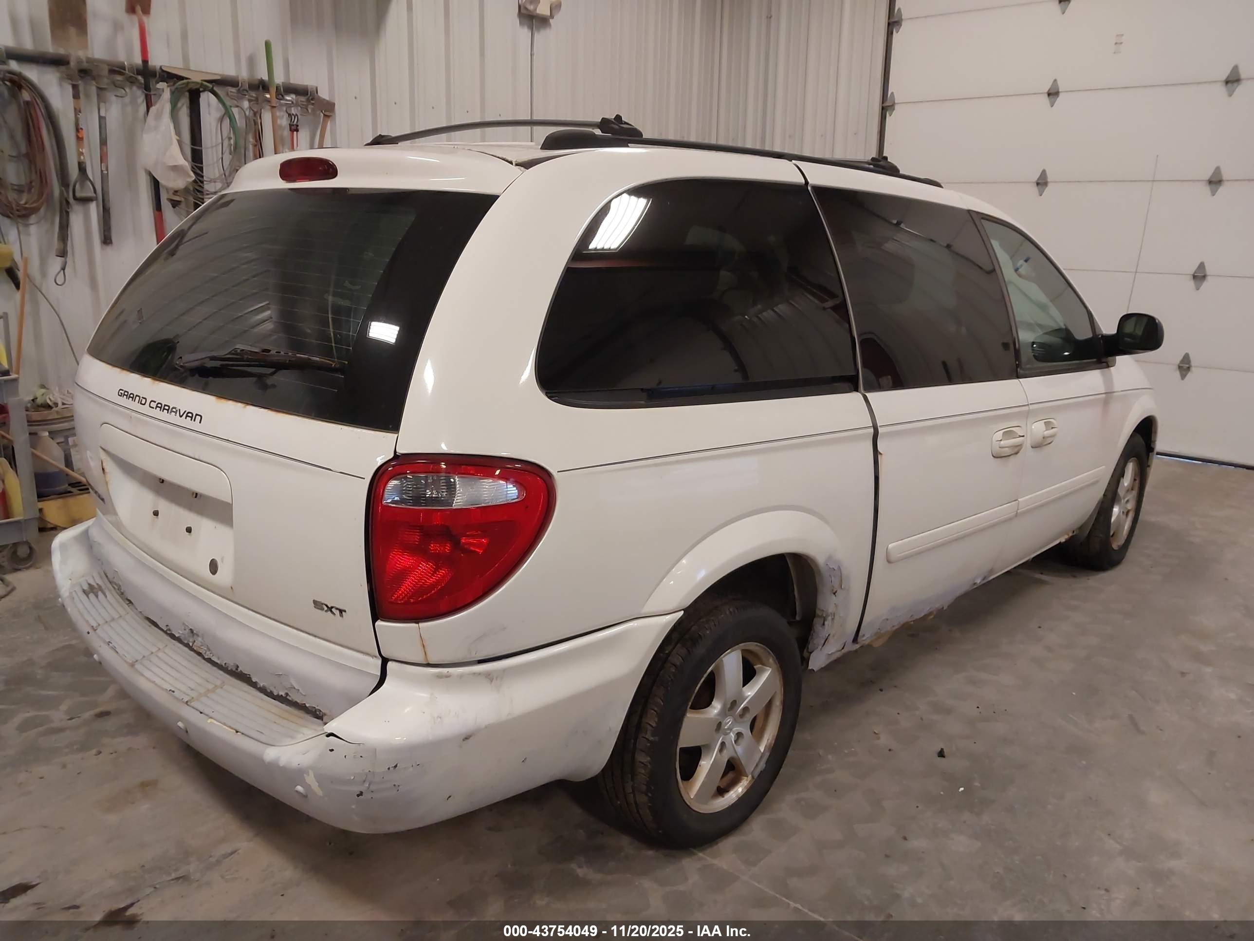 DODGE GRAND image 4