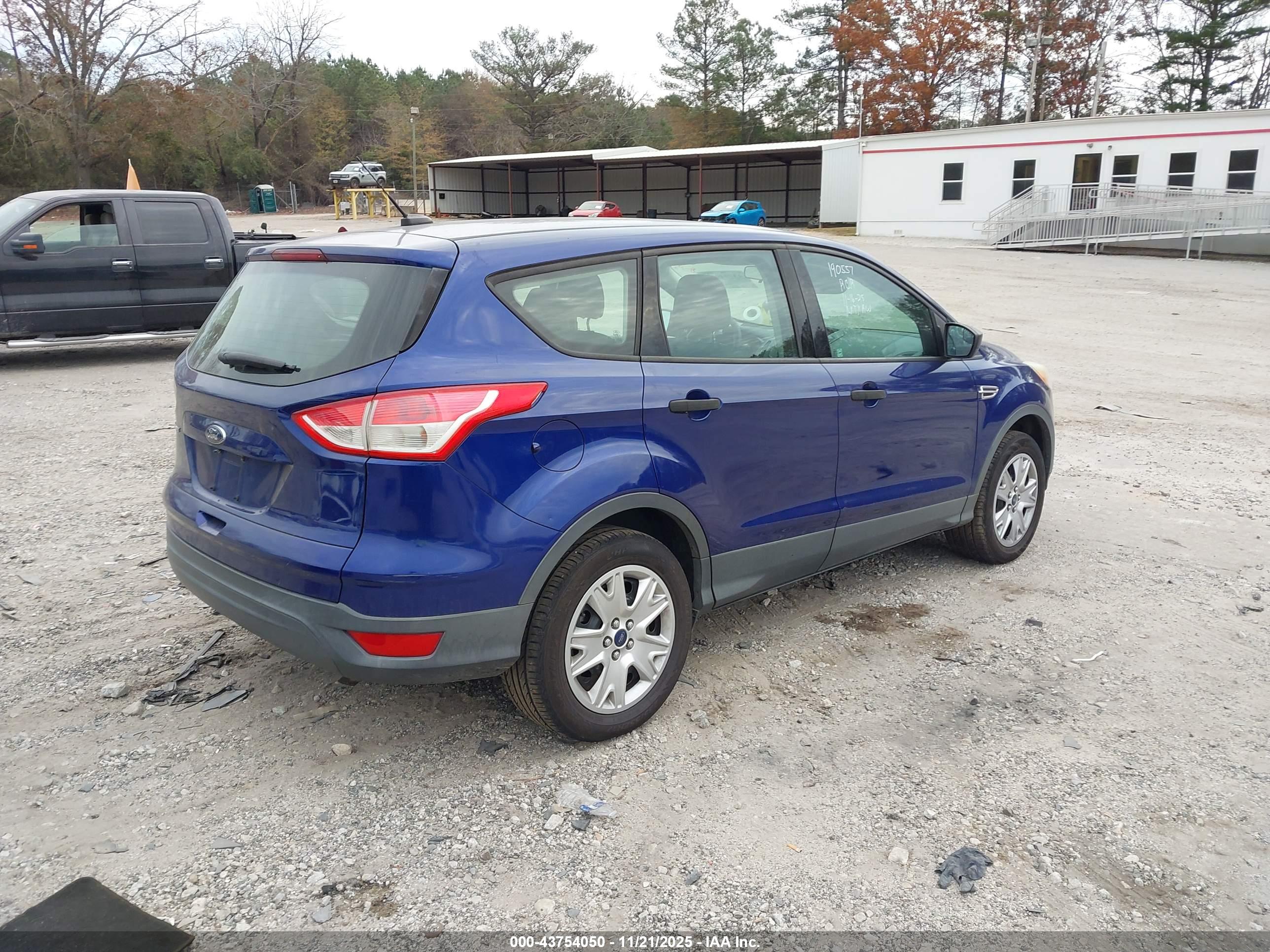 FORD ESCAPE image 4