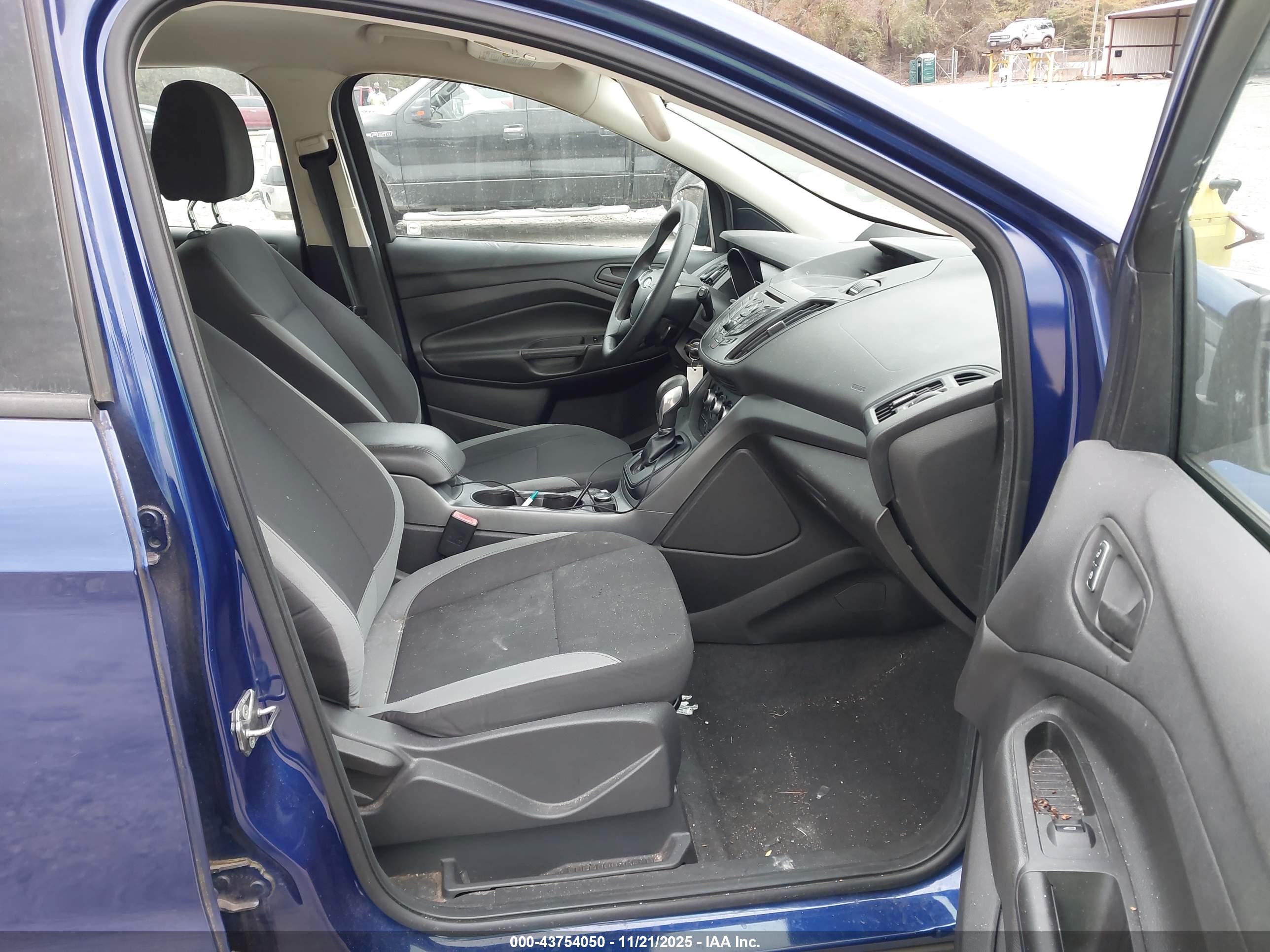 FORD ESCAPE image 5