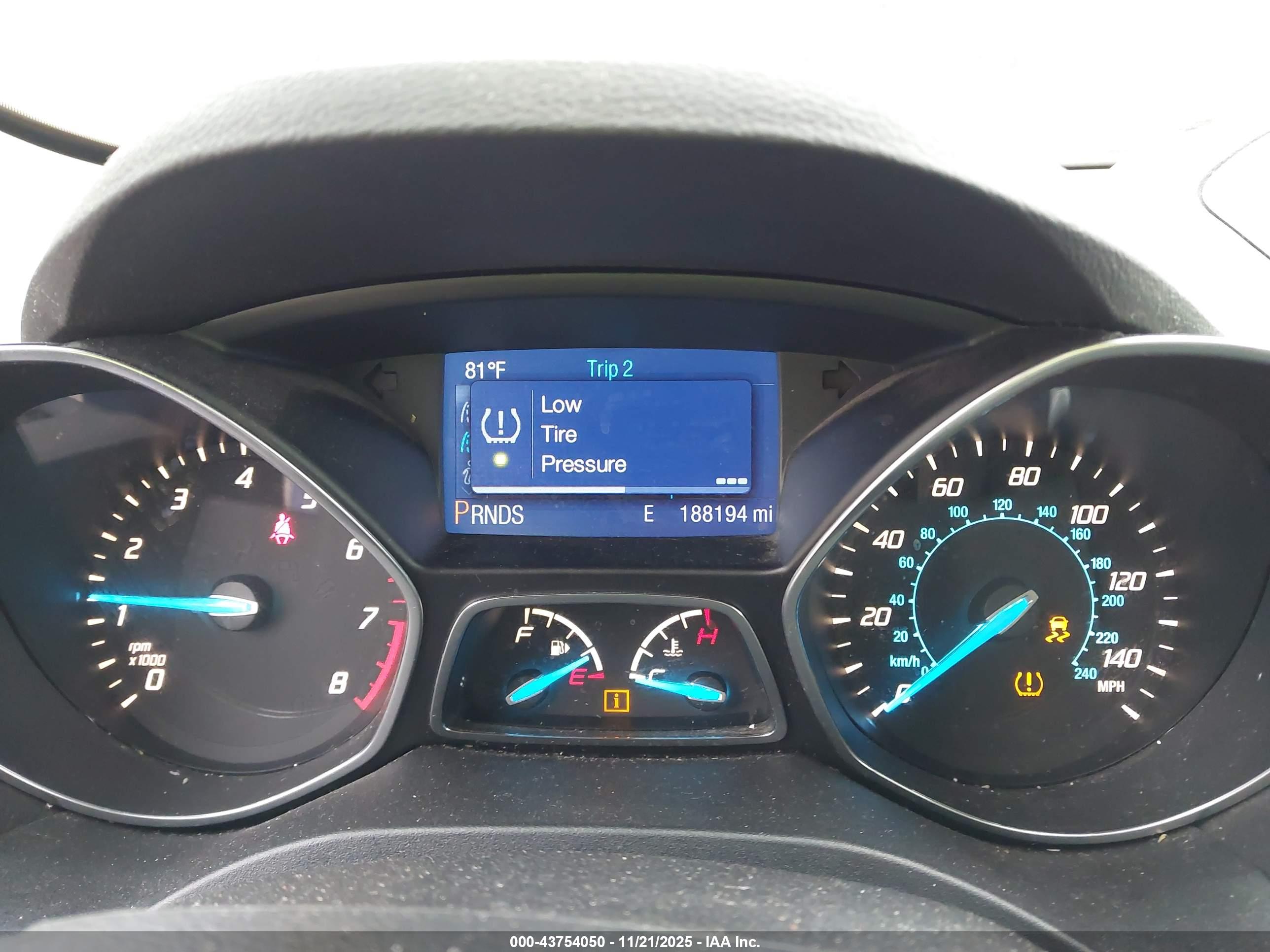 FORD ESCAPE image 7