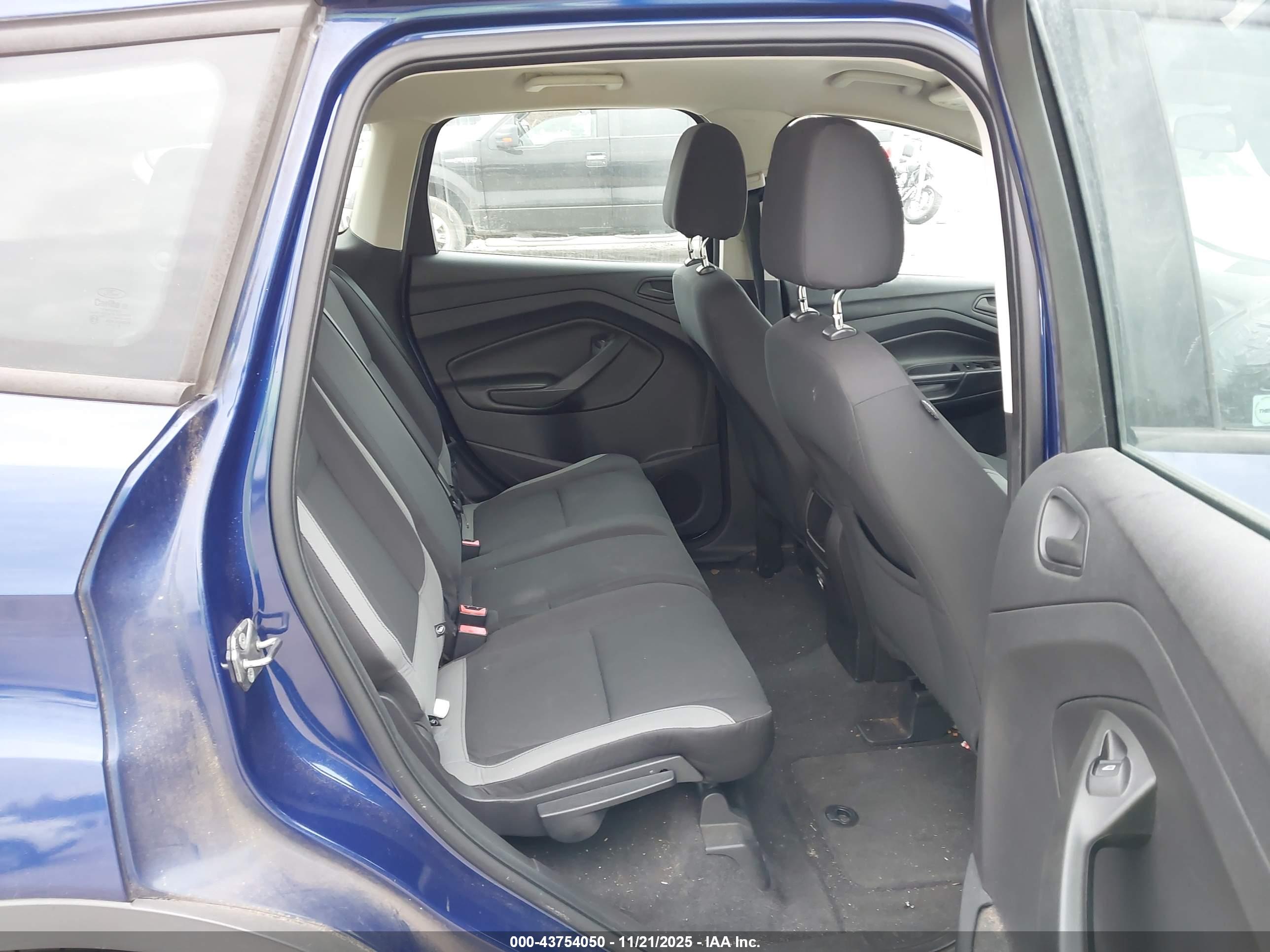 FORD ESCAPE image 8