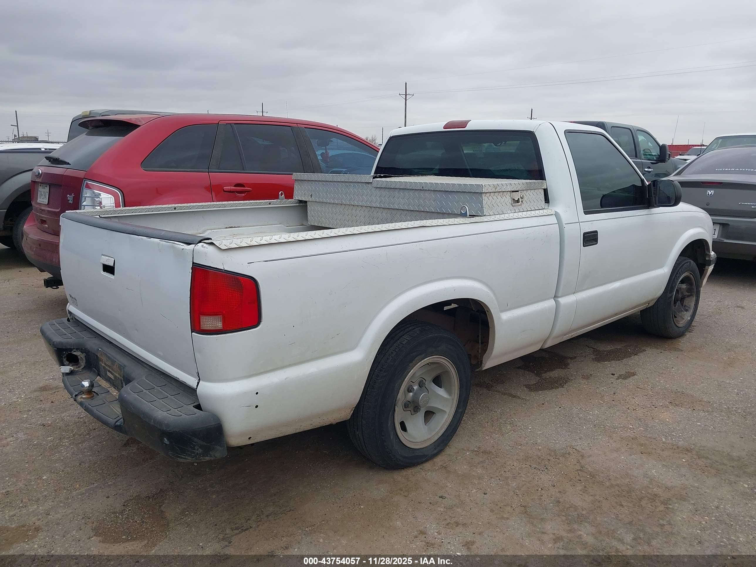 CHEVROLET S image 4
