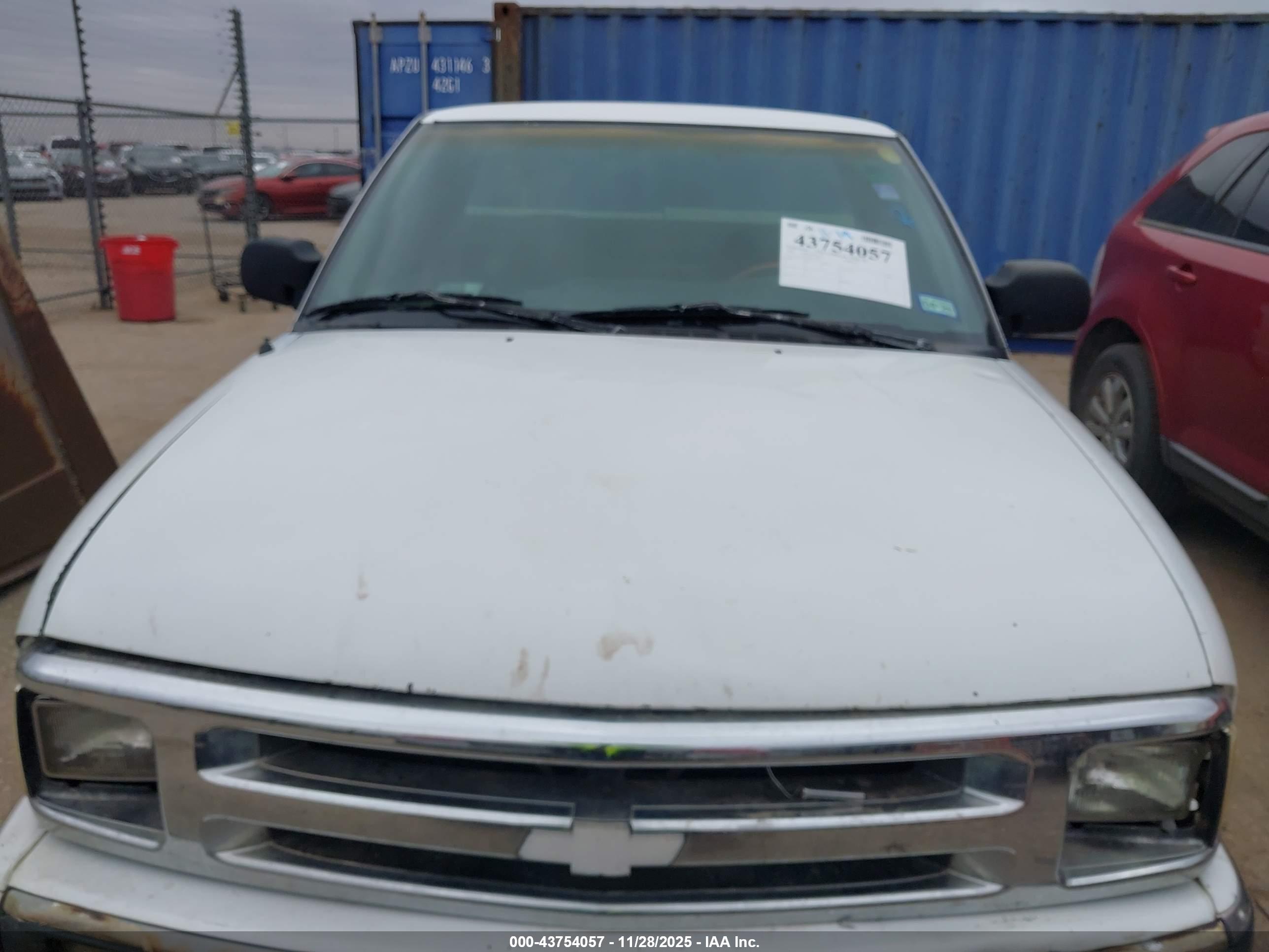 CHEVROLET S image 6