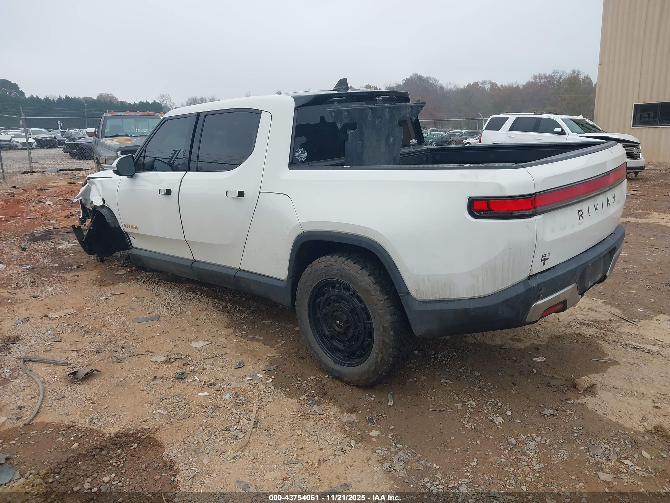 RIVIAN R1T image 3