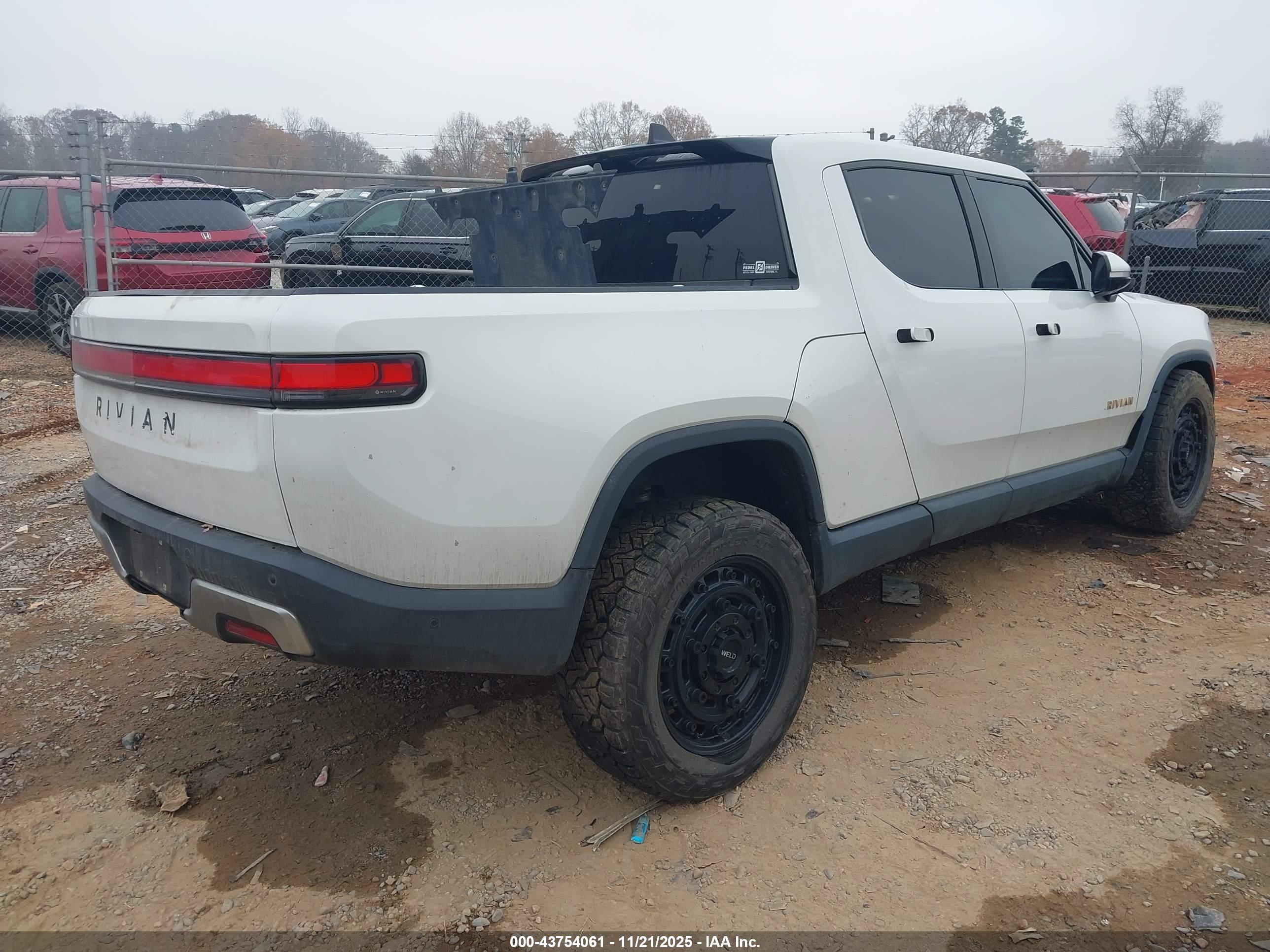 RIVIAN R1T image 4