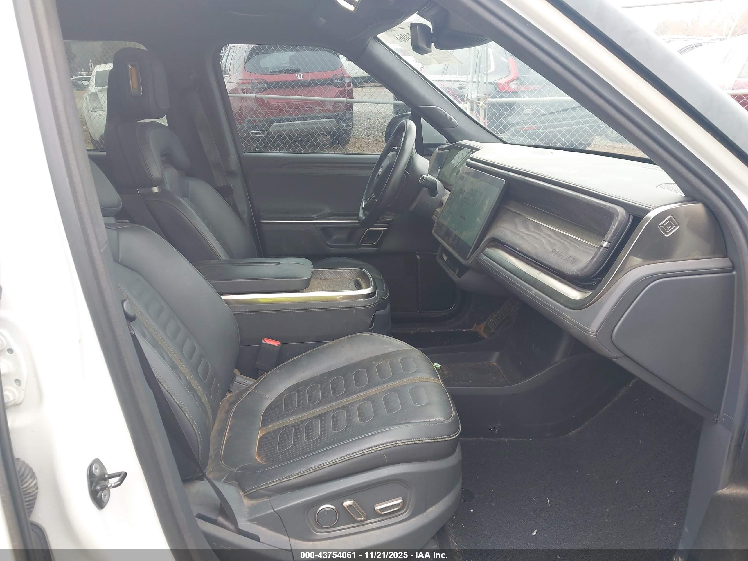 RIVIAN R1T image 5