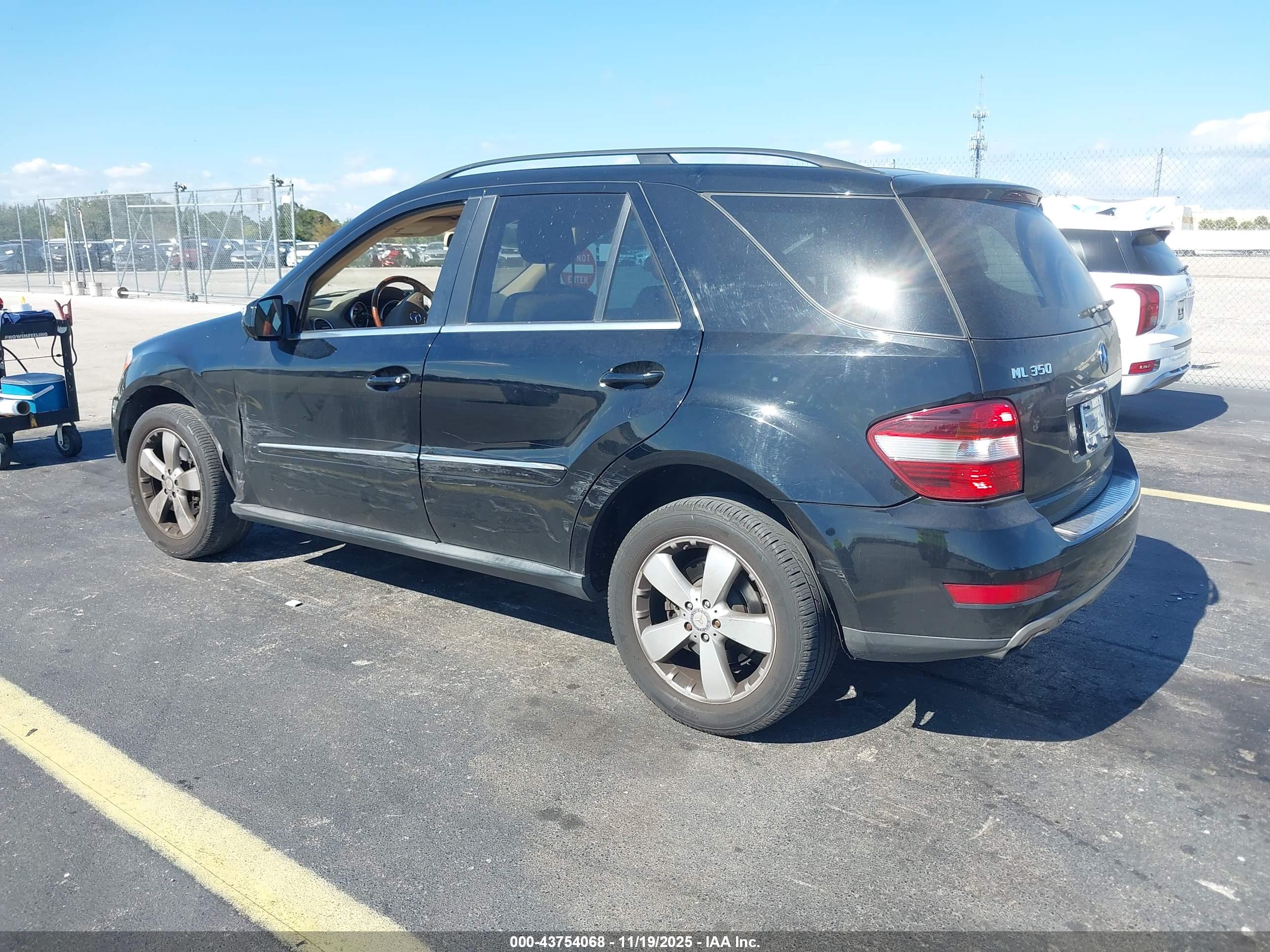 MERCEDES-BENZ ML image 3