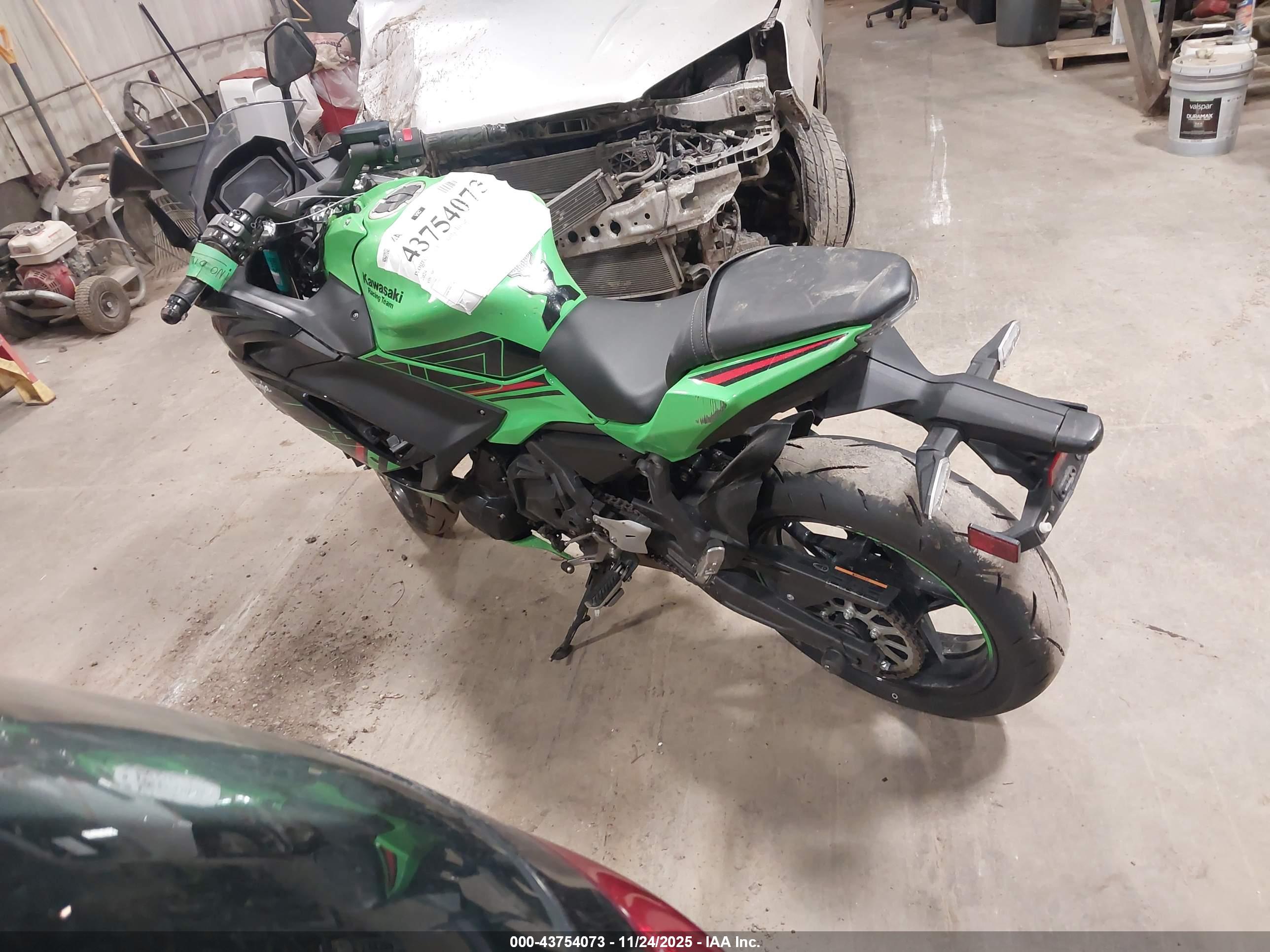 KAWASAKI EX650 image 3