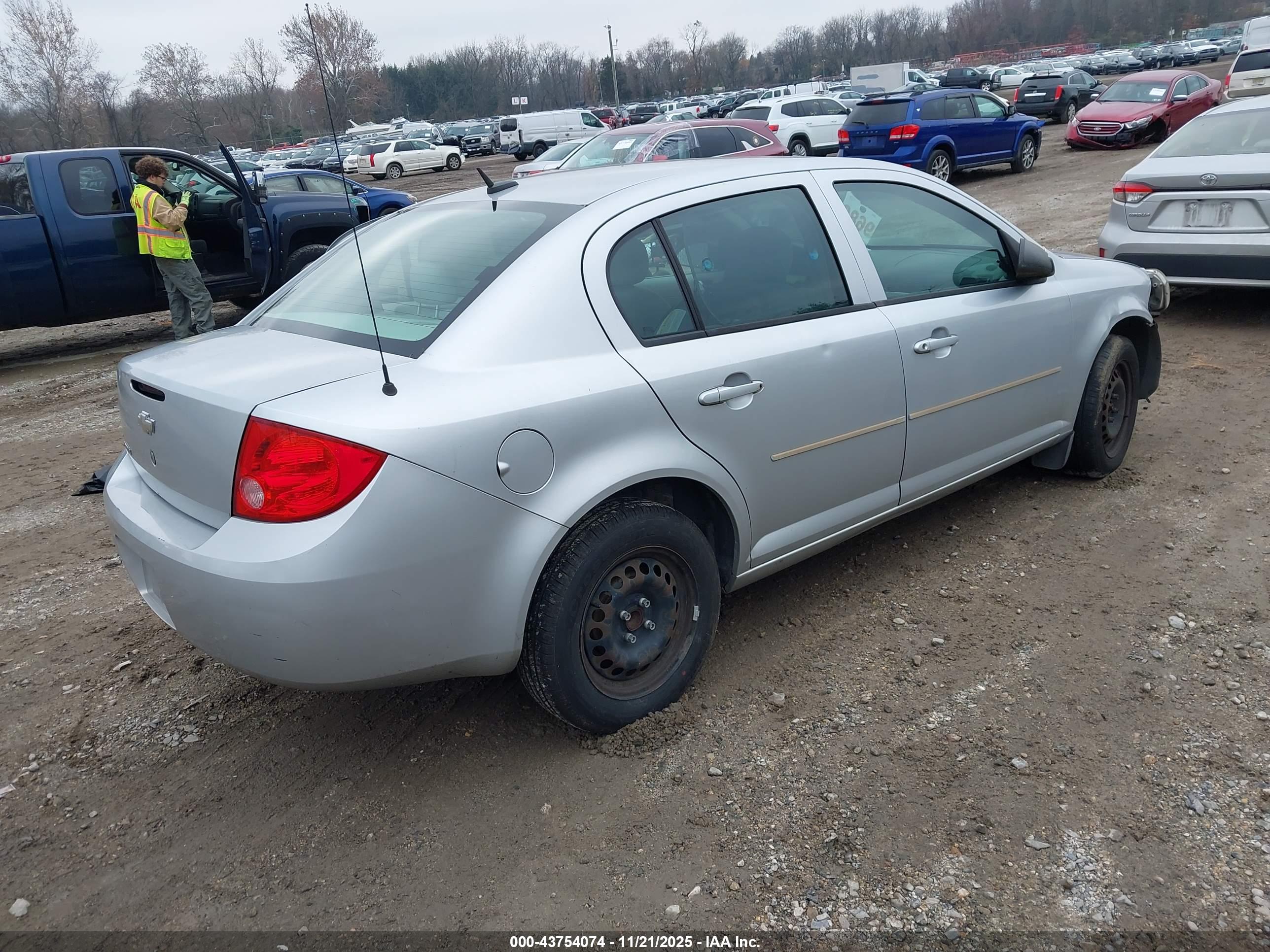 CHEVROLET COBALT image 4