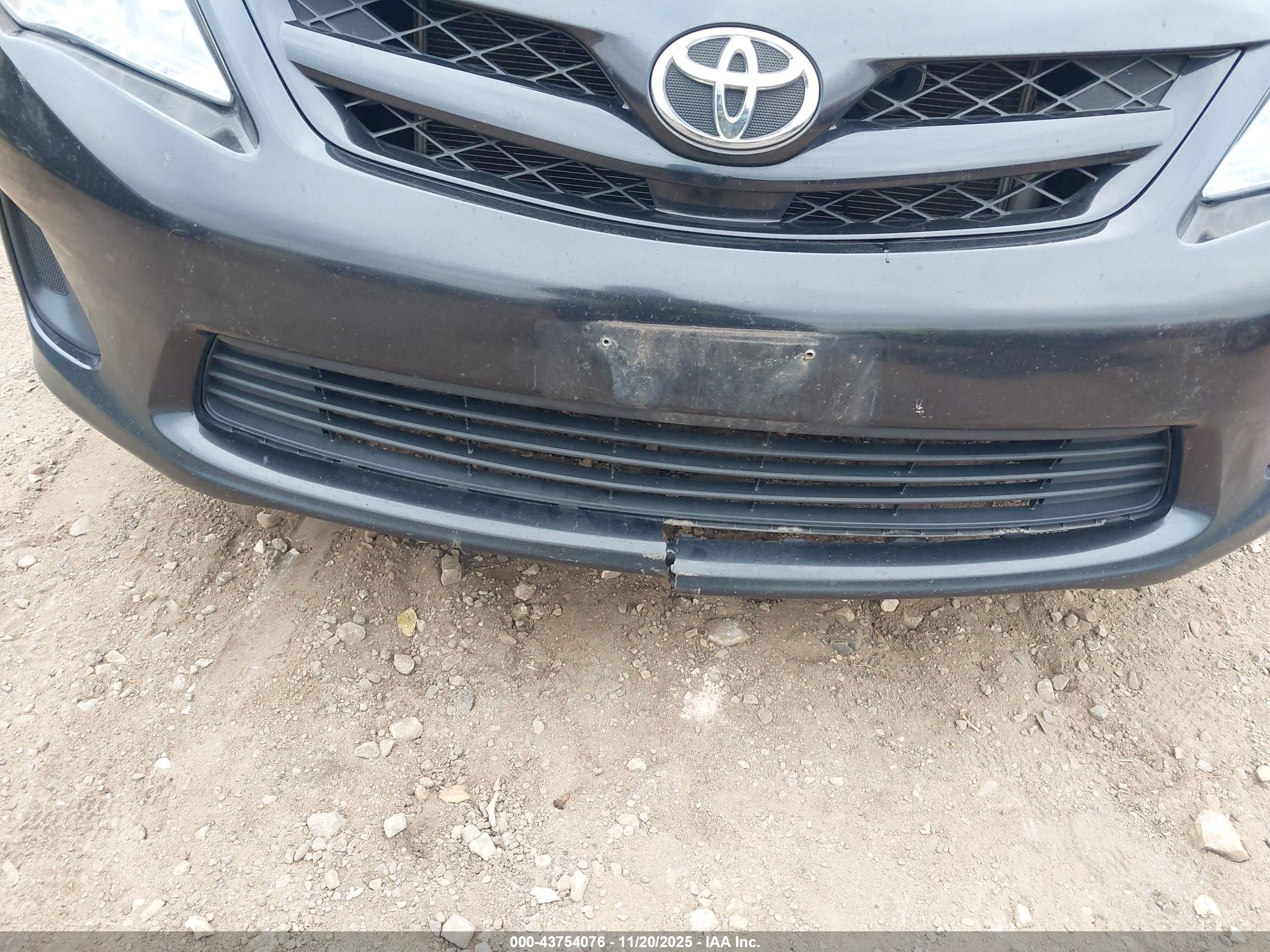 TOYOTA COROLLA image 6