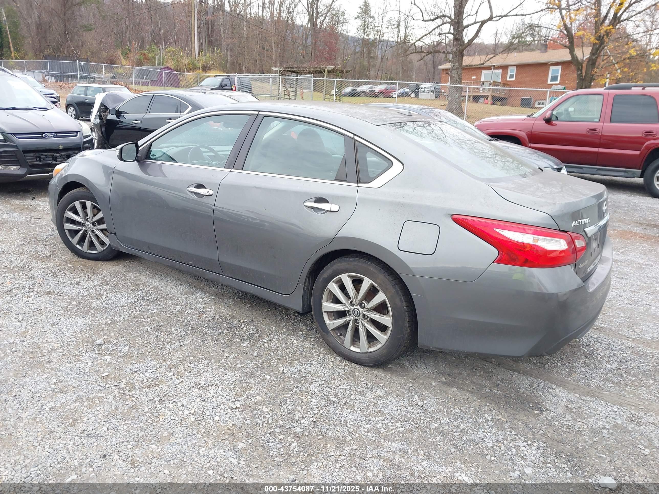 NISSAN ALTIMA image 3