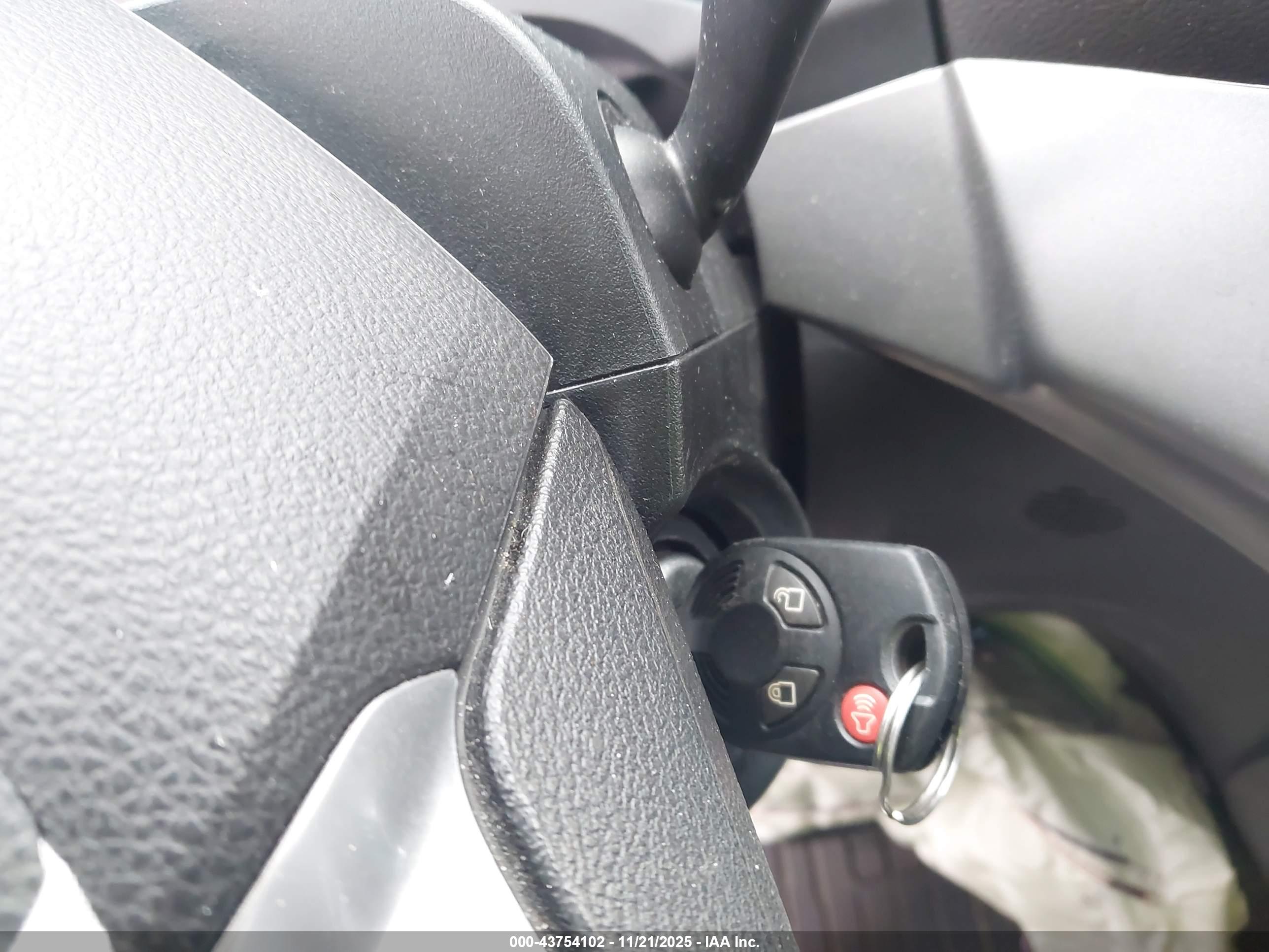 FORD ESCAPE image 11