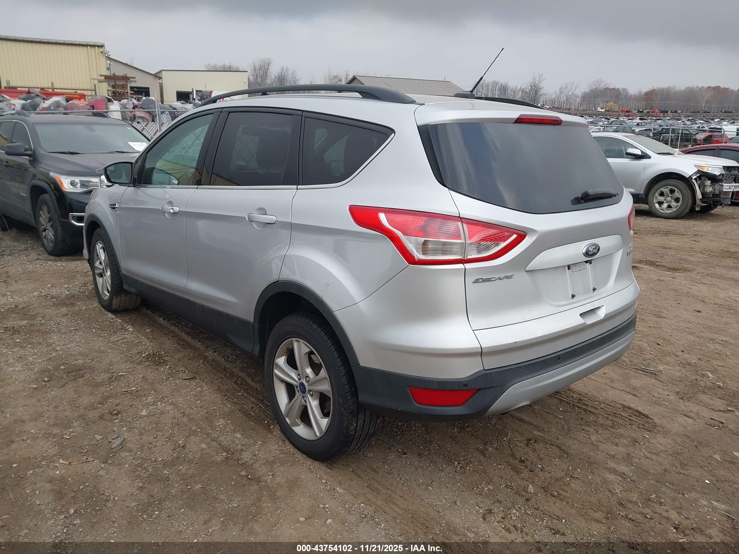 FORD ESCAPE image 3