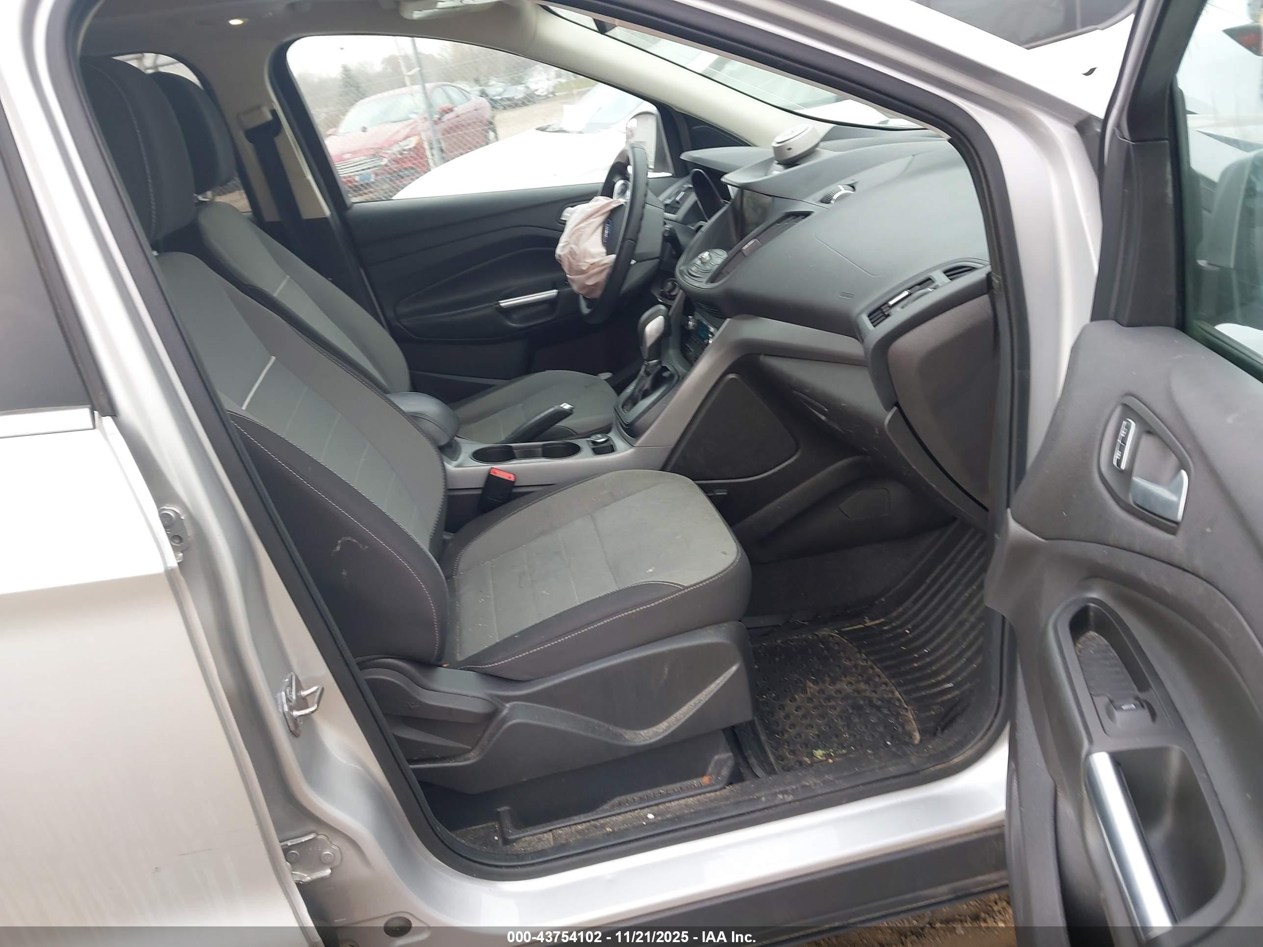 FORD ESCAPE image 5