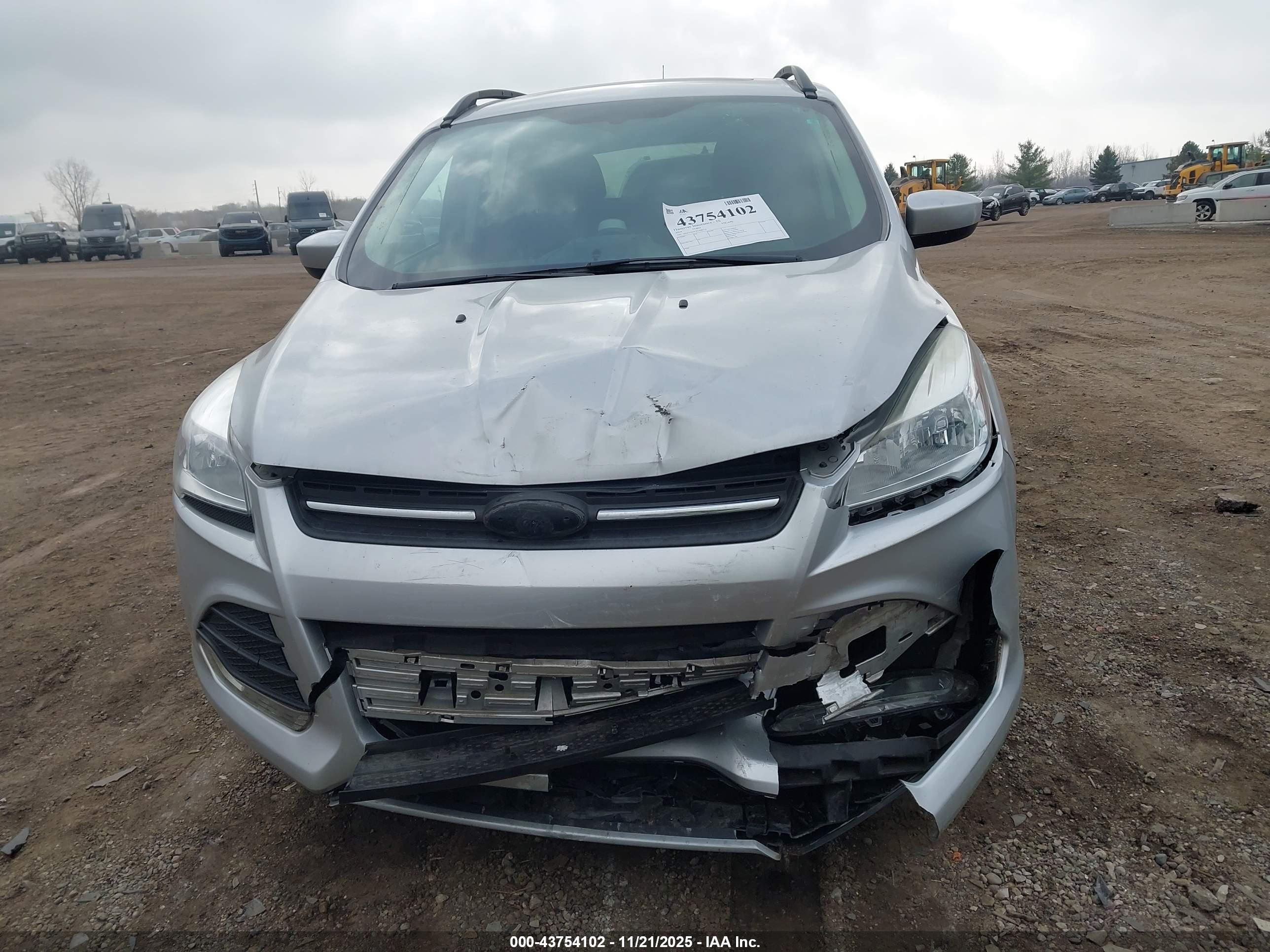 FORD ESCAPE image 6