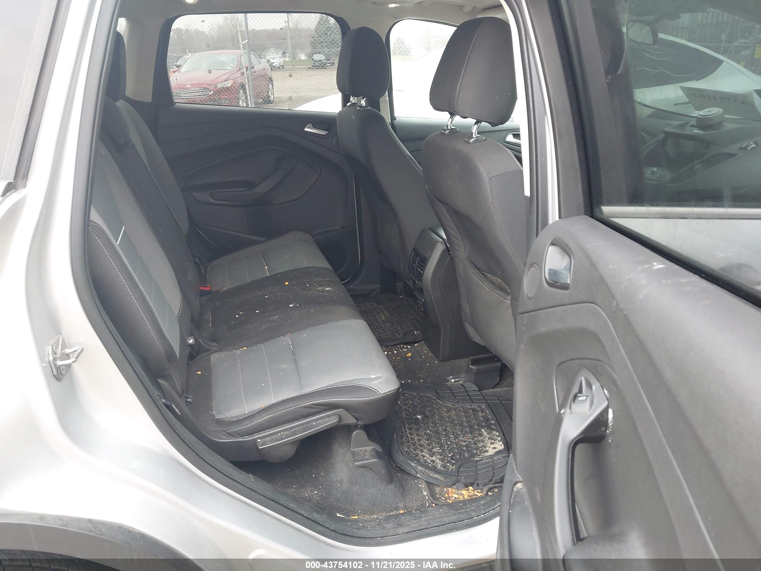 FORD ESCAPE image 8