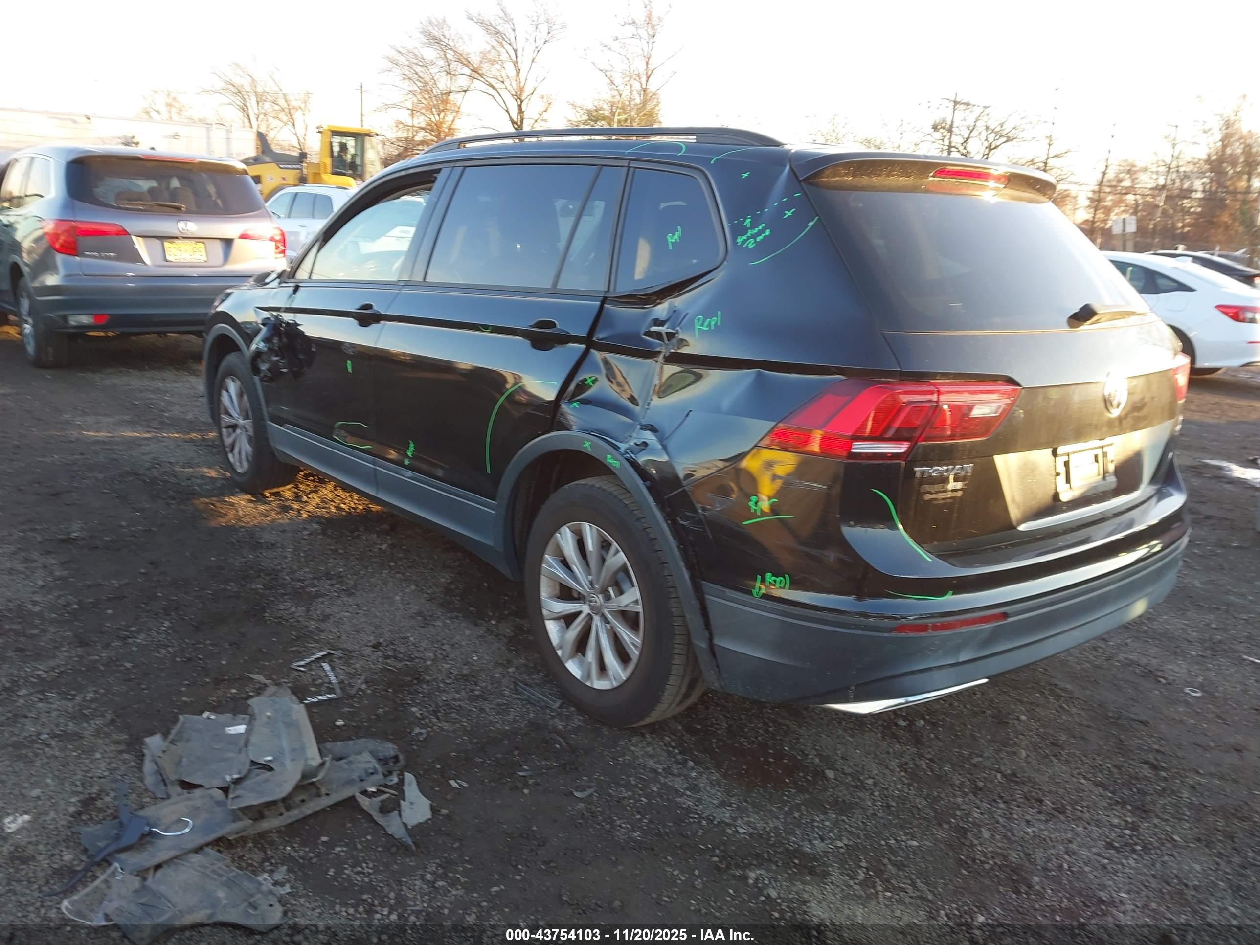 VOLKSWAGEN TIGUAN image 3