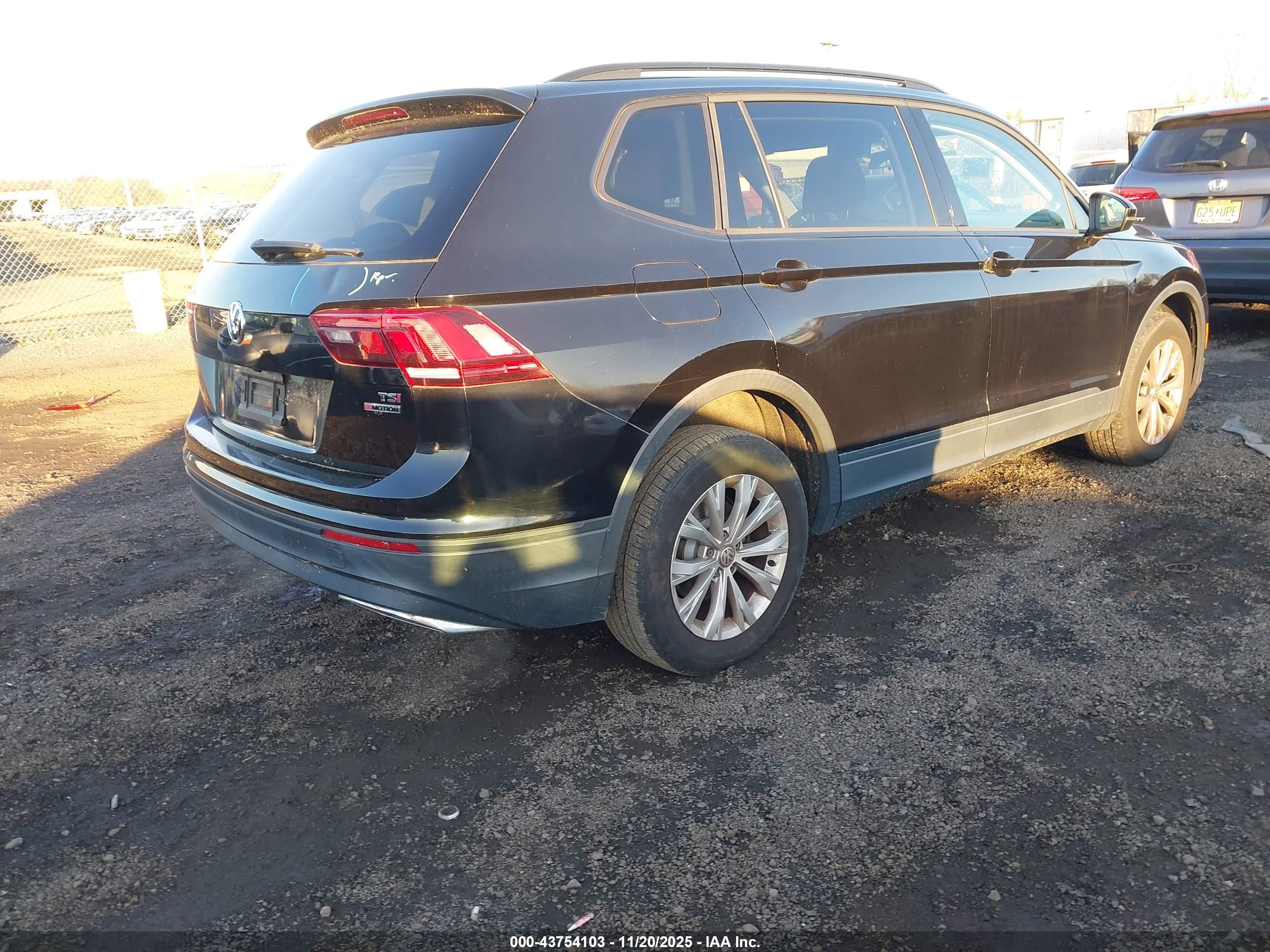 VOLKSWAGEN TIGUAN image 4
