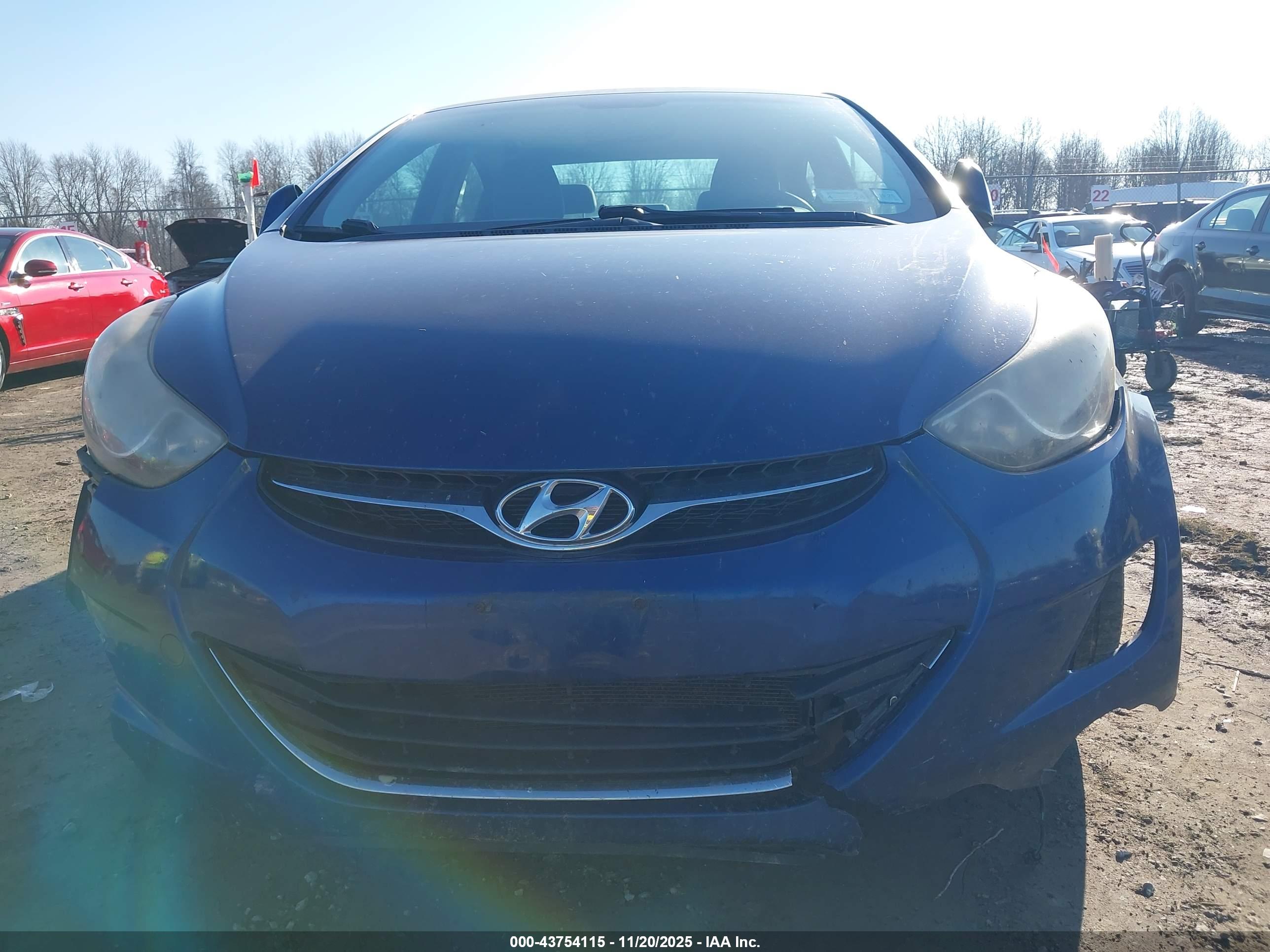 HYUNDAI ELANTRA image 6