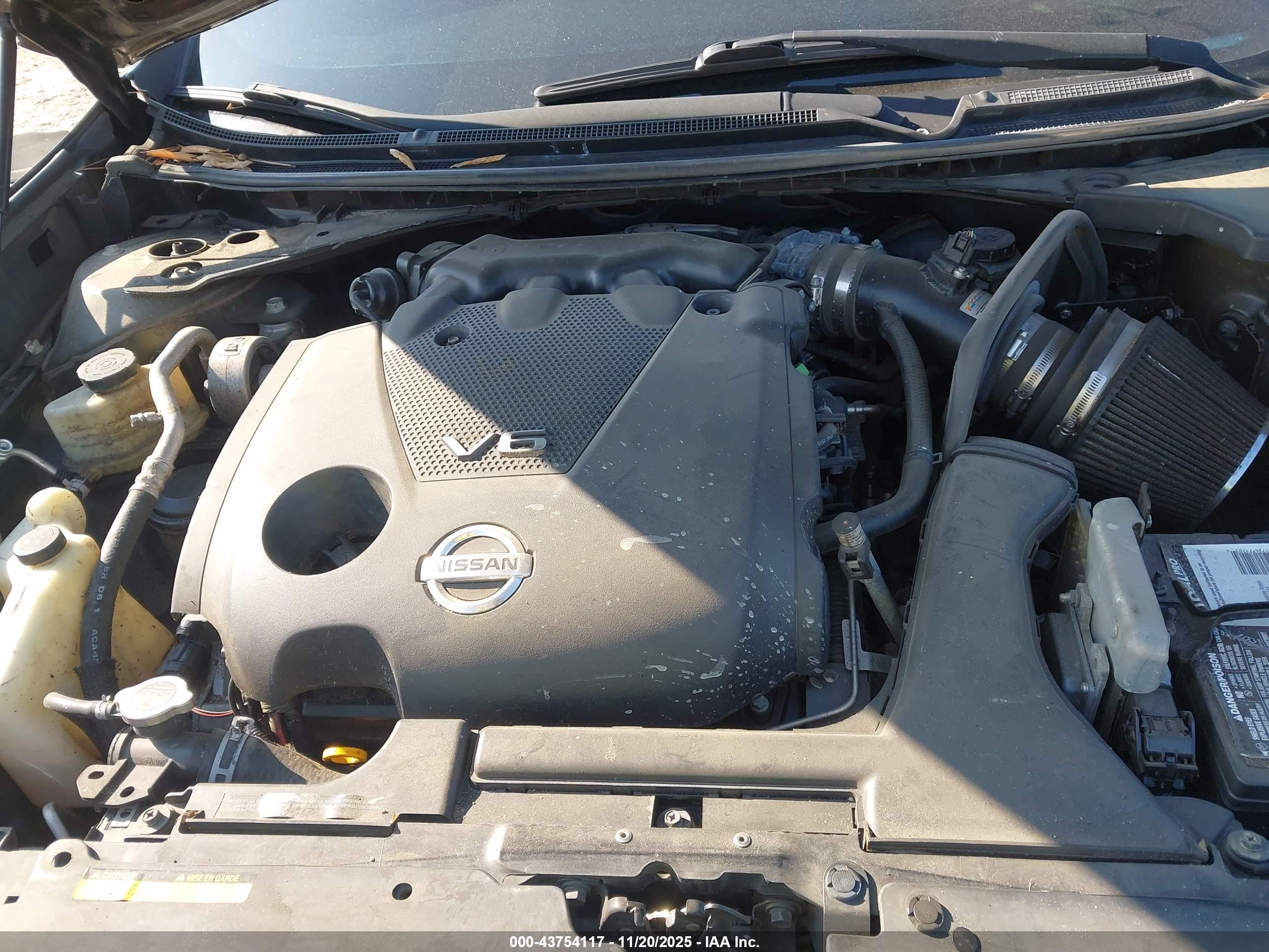 NISSAN MAXIMA image 10