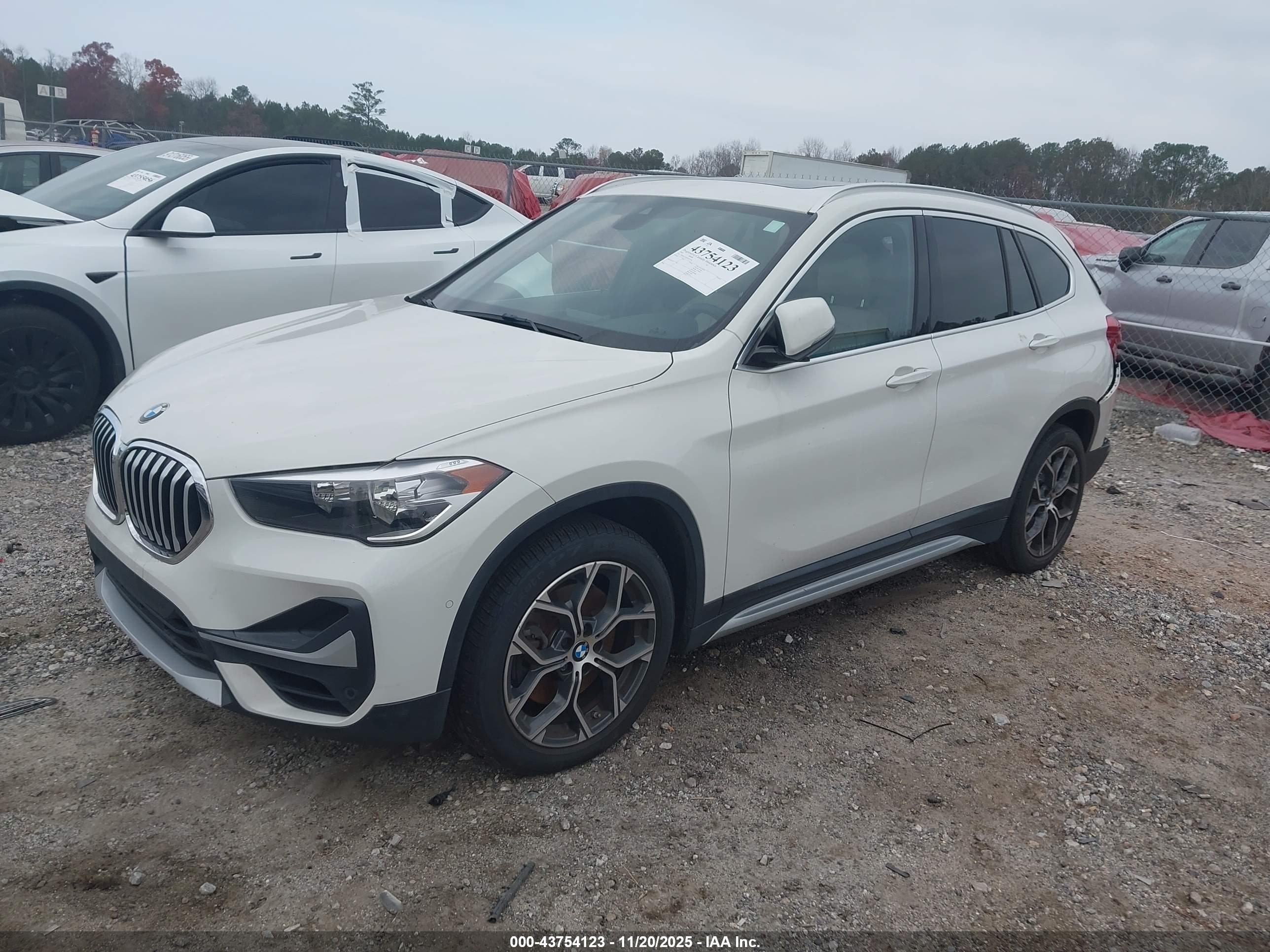 BMW X1 image 2