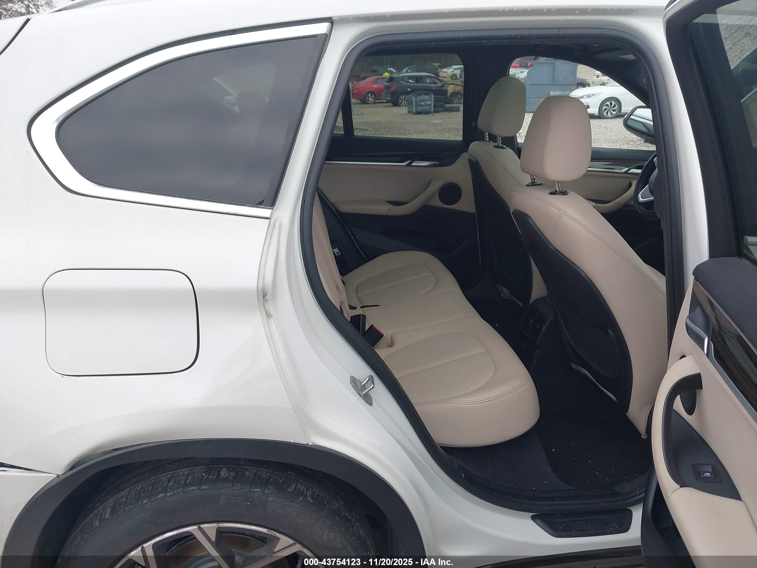 BMW X1 image 8