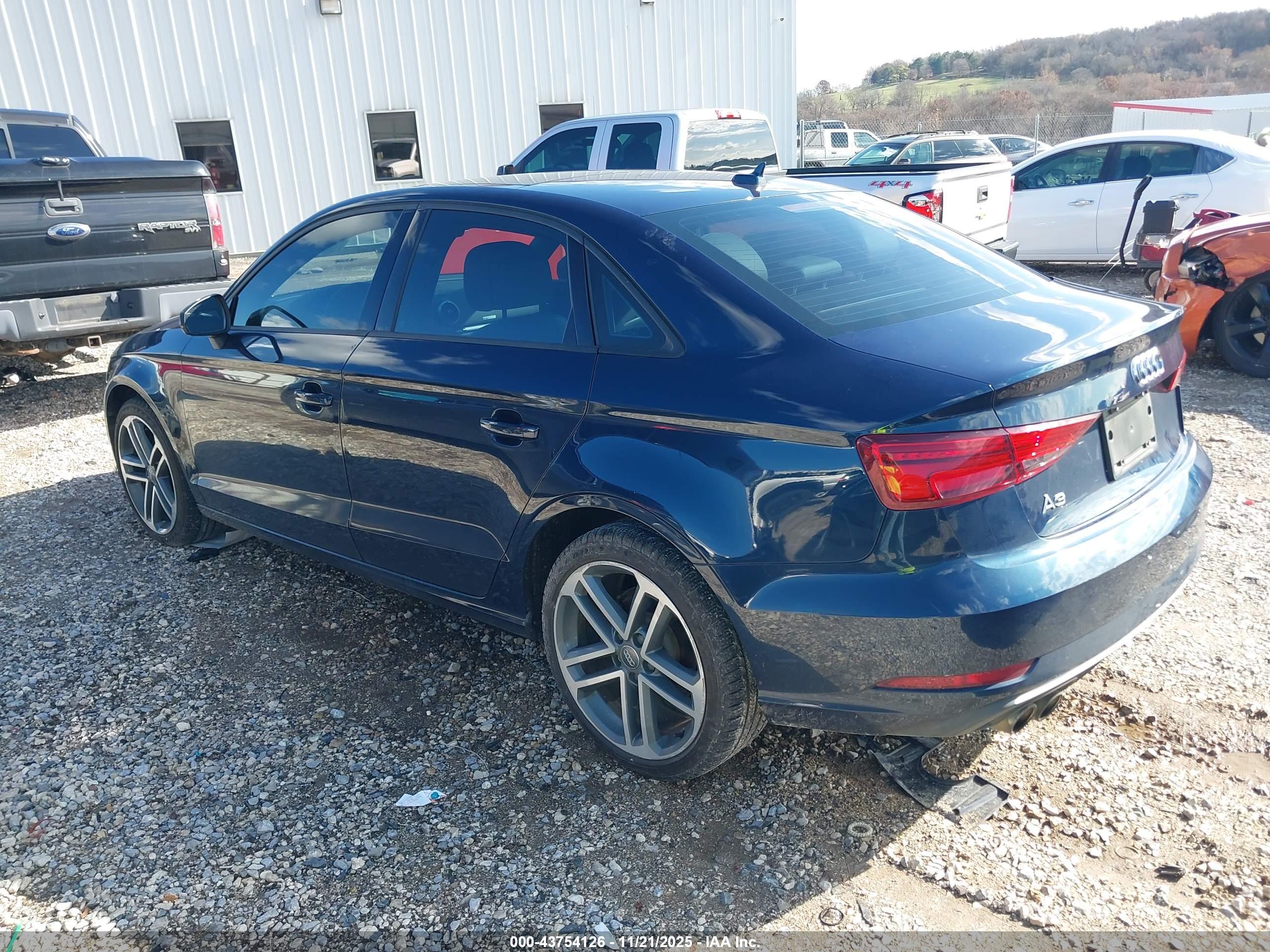AUDI A3 image 3