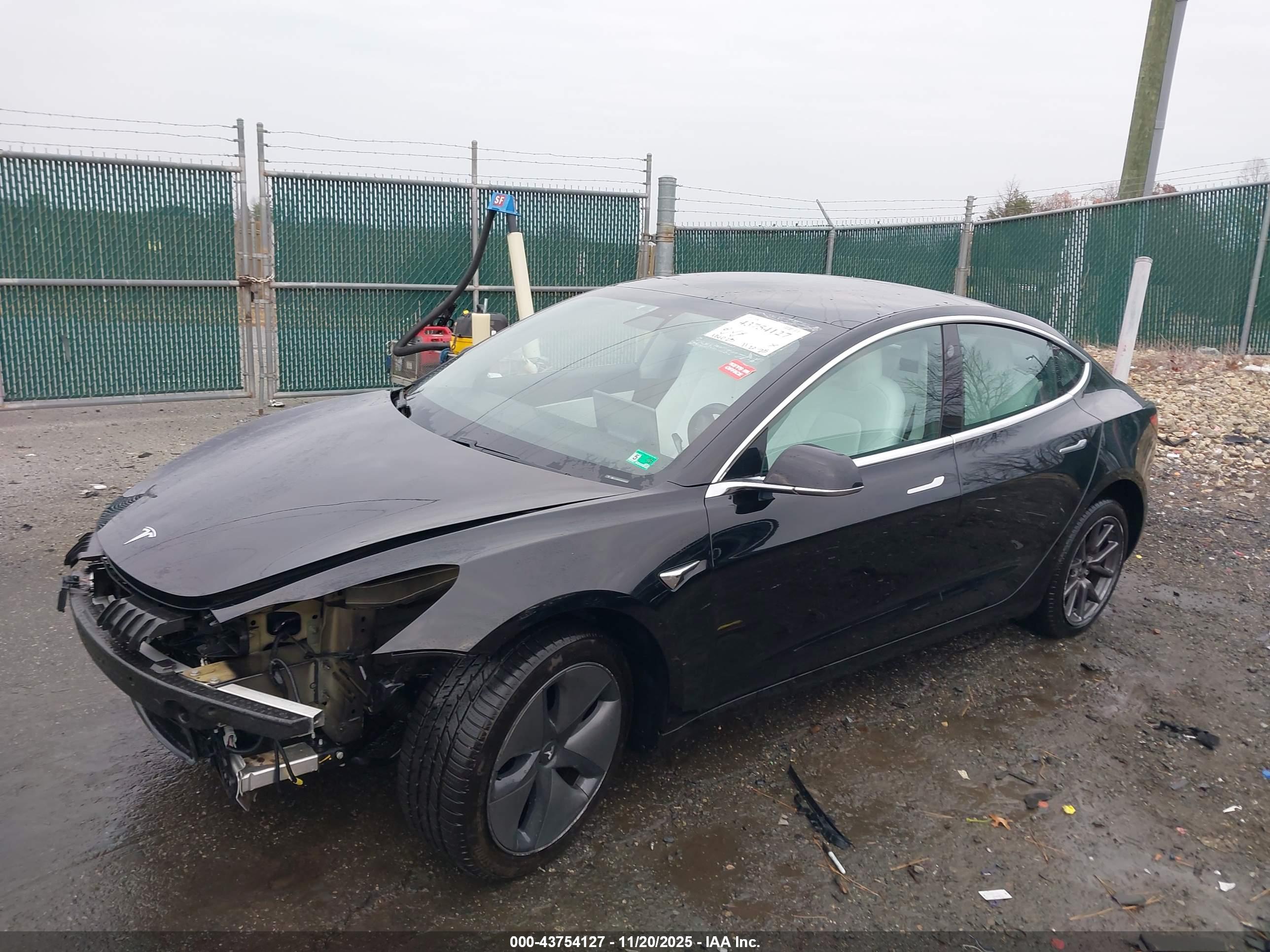 TESLA MODEL image 2
