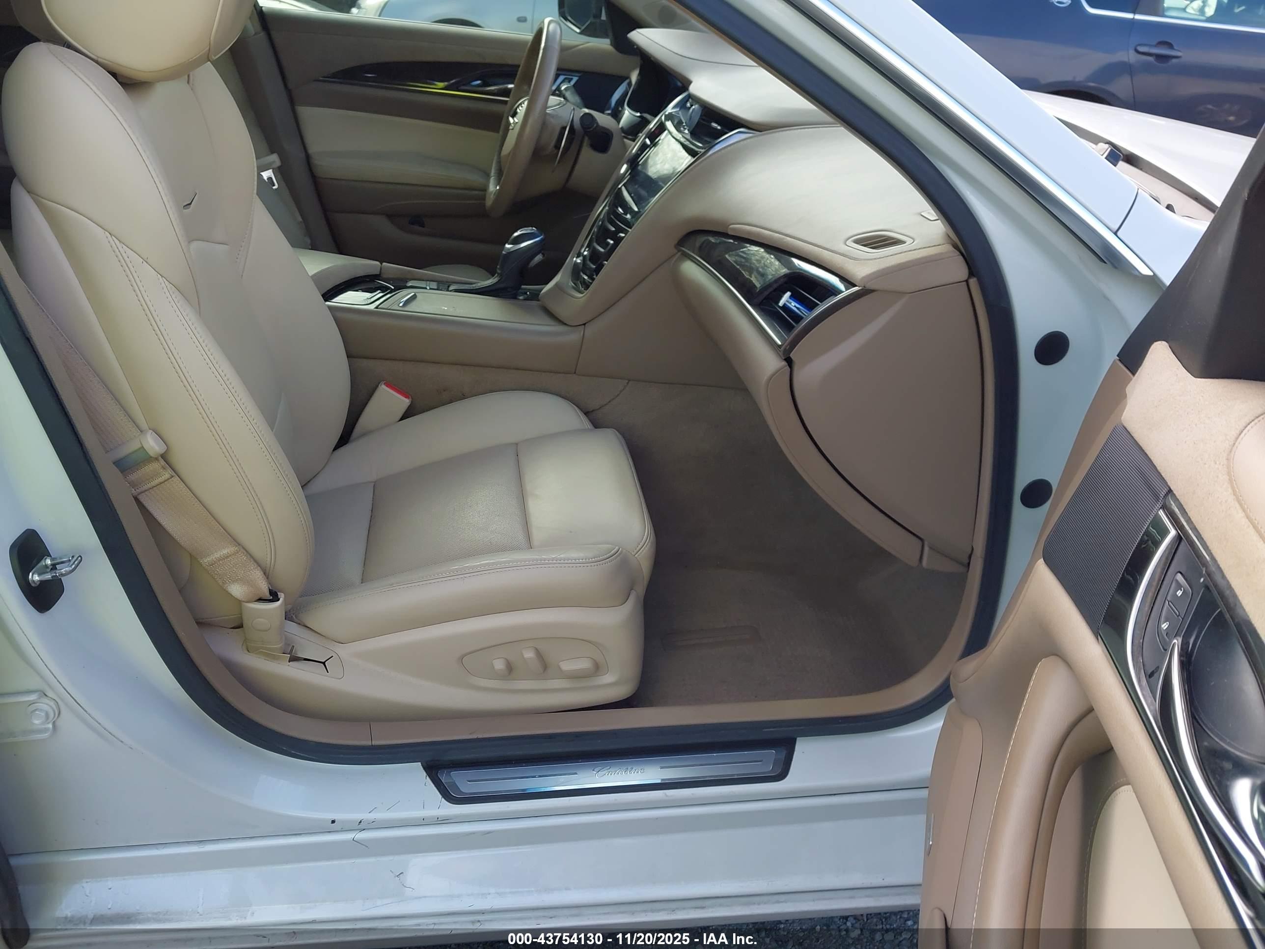 CADILLAC CTS image 5