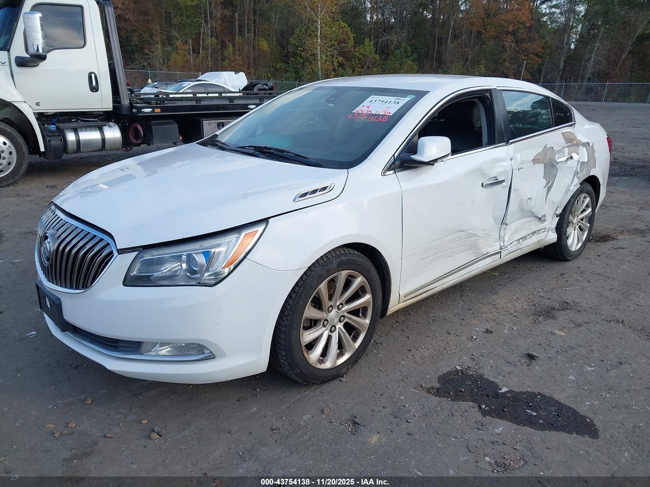 BUICK LACROSSE image 2